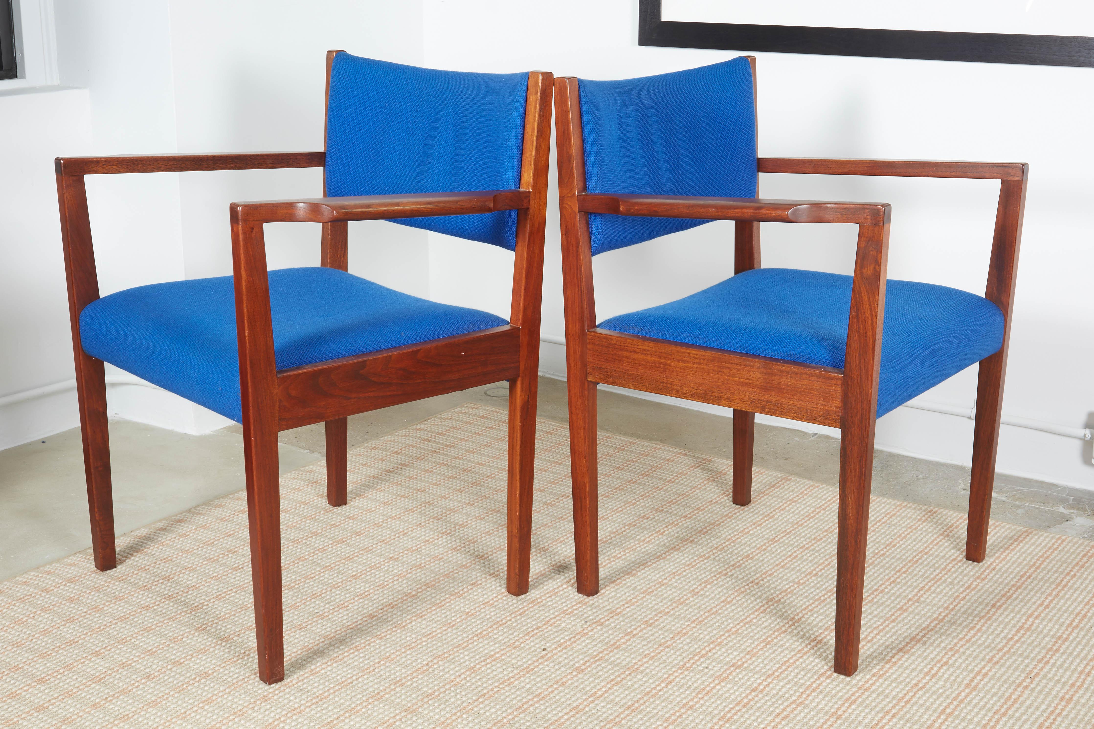 Pair of Jens Risom Teak Armchairs In Good Condition In New York, NY