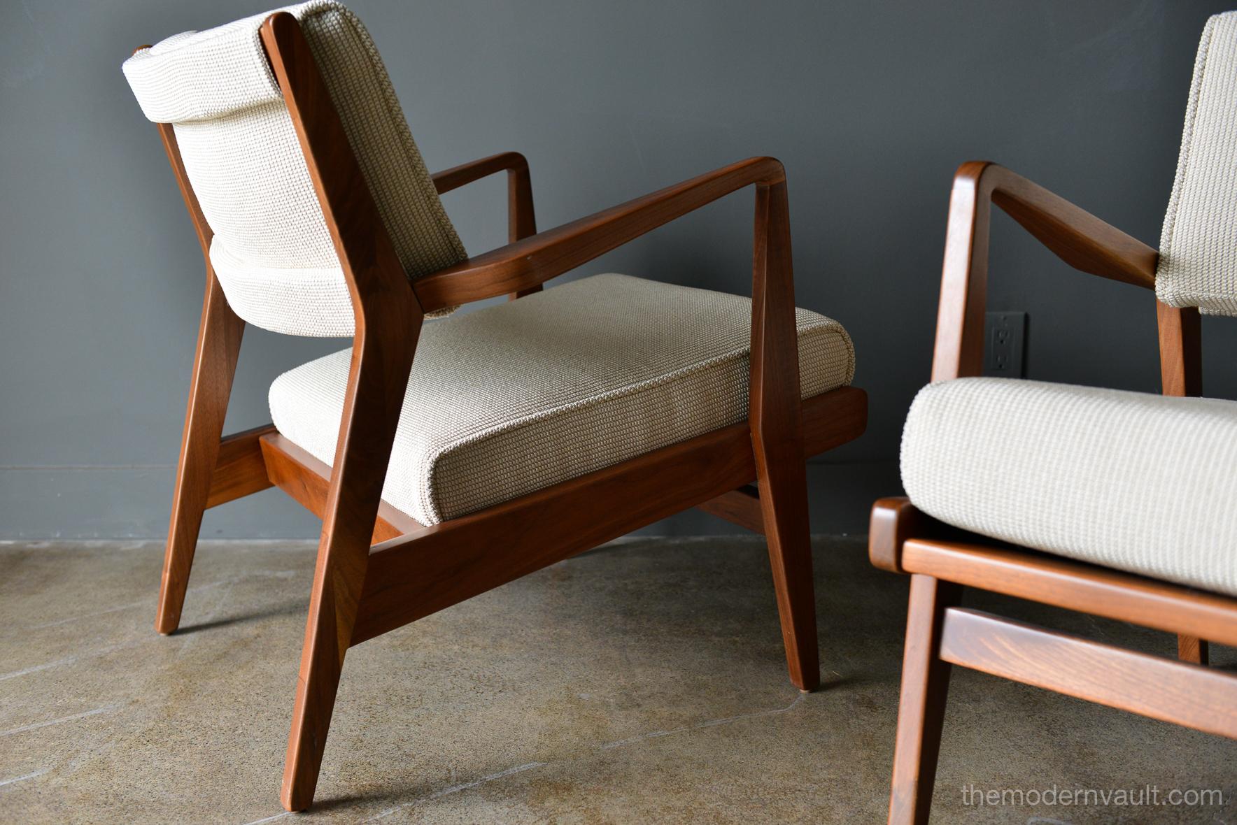 American Pair of Jens Risom Walnut Lounge Chairs, circa 1960