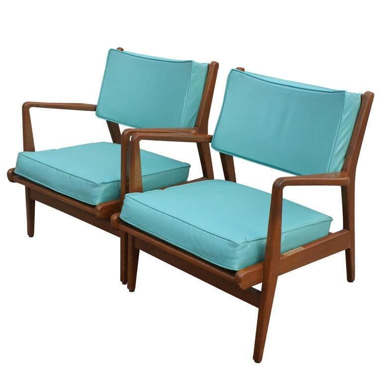 20th Century Pair of Jens Risom Walnut Lounge Chairs