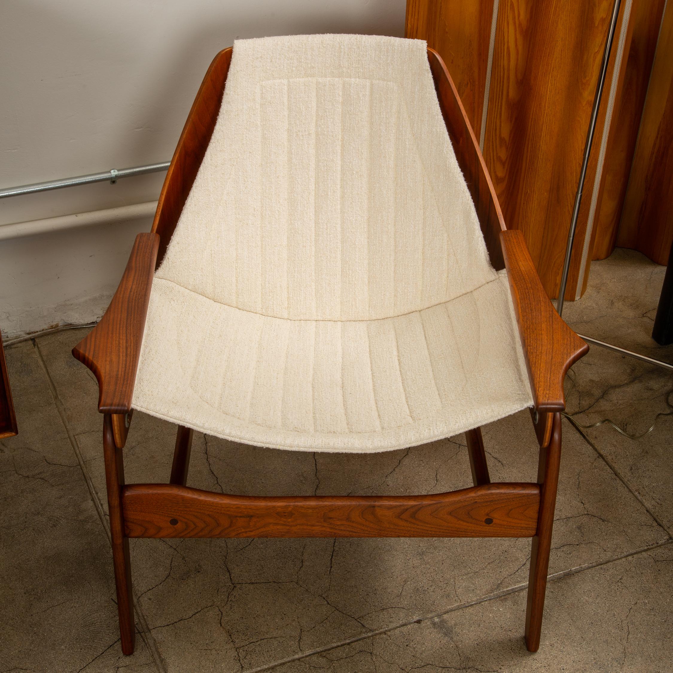 Mid-Century Modern Pair of Jerry Johnson Walnut Sling Lounge Chairs