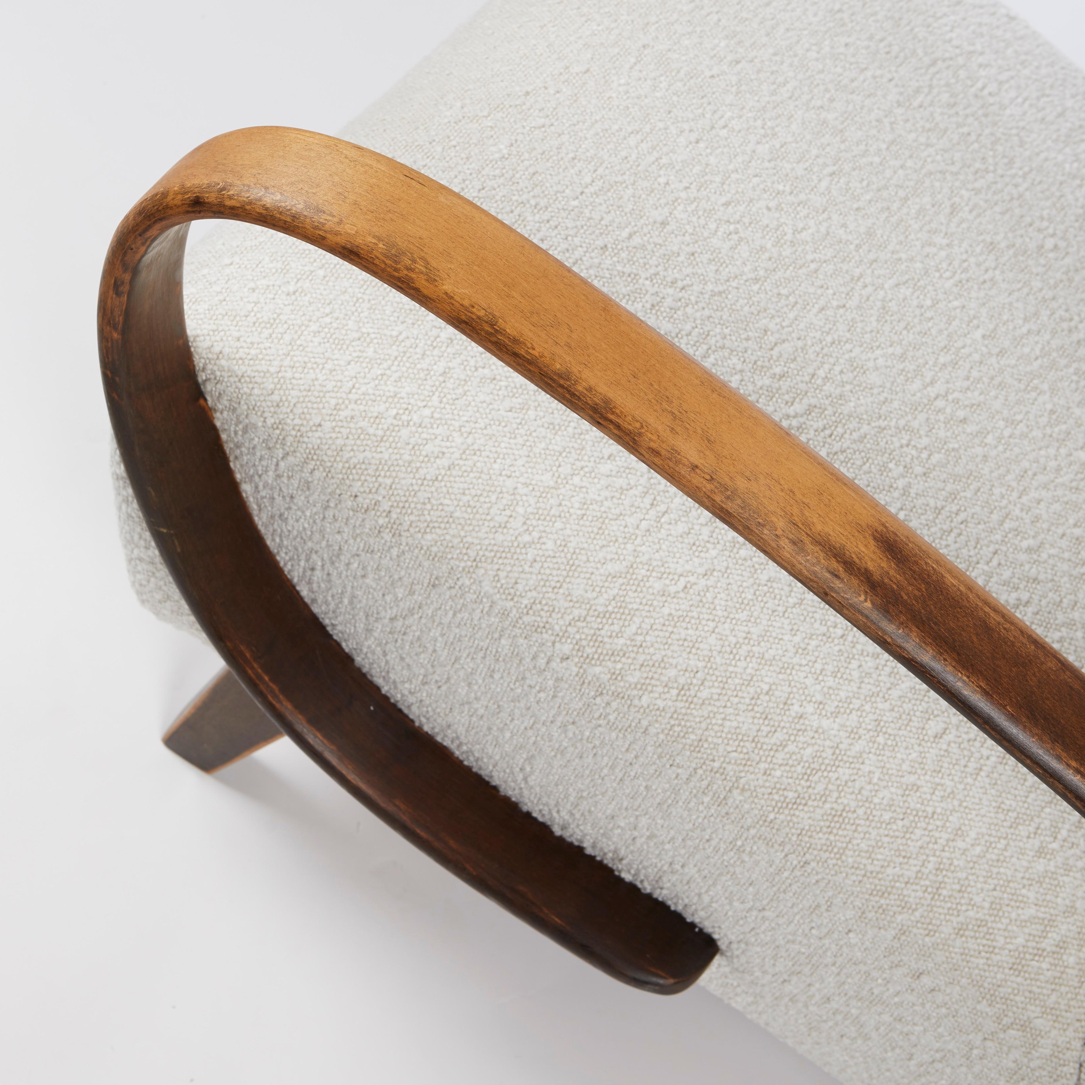 Mid-Century moderno Coppia di poltrone Jindřich Halabala in vendita