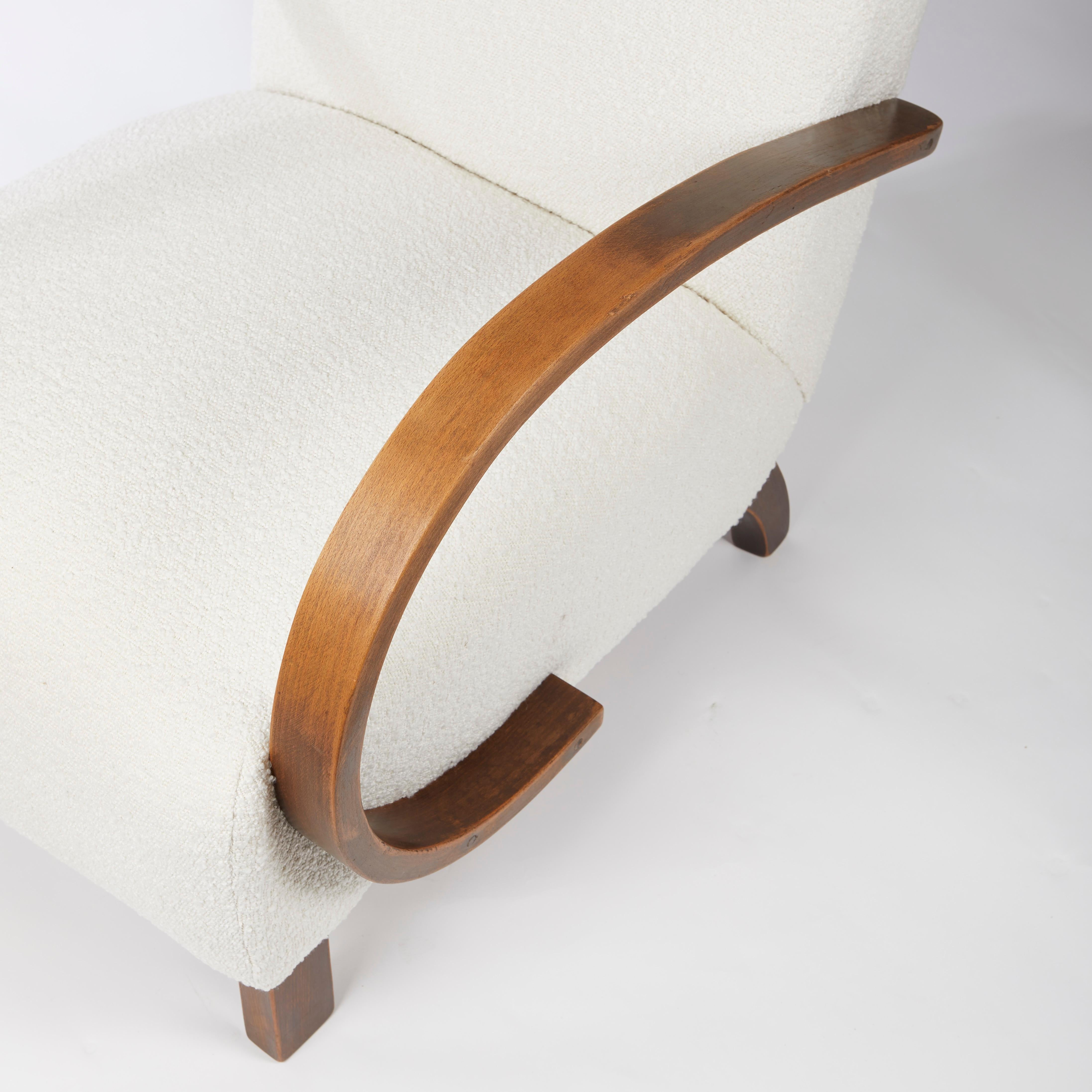 Mid-Century moderno Coppia di poltrone Jindřich Halabala in vendita