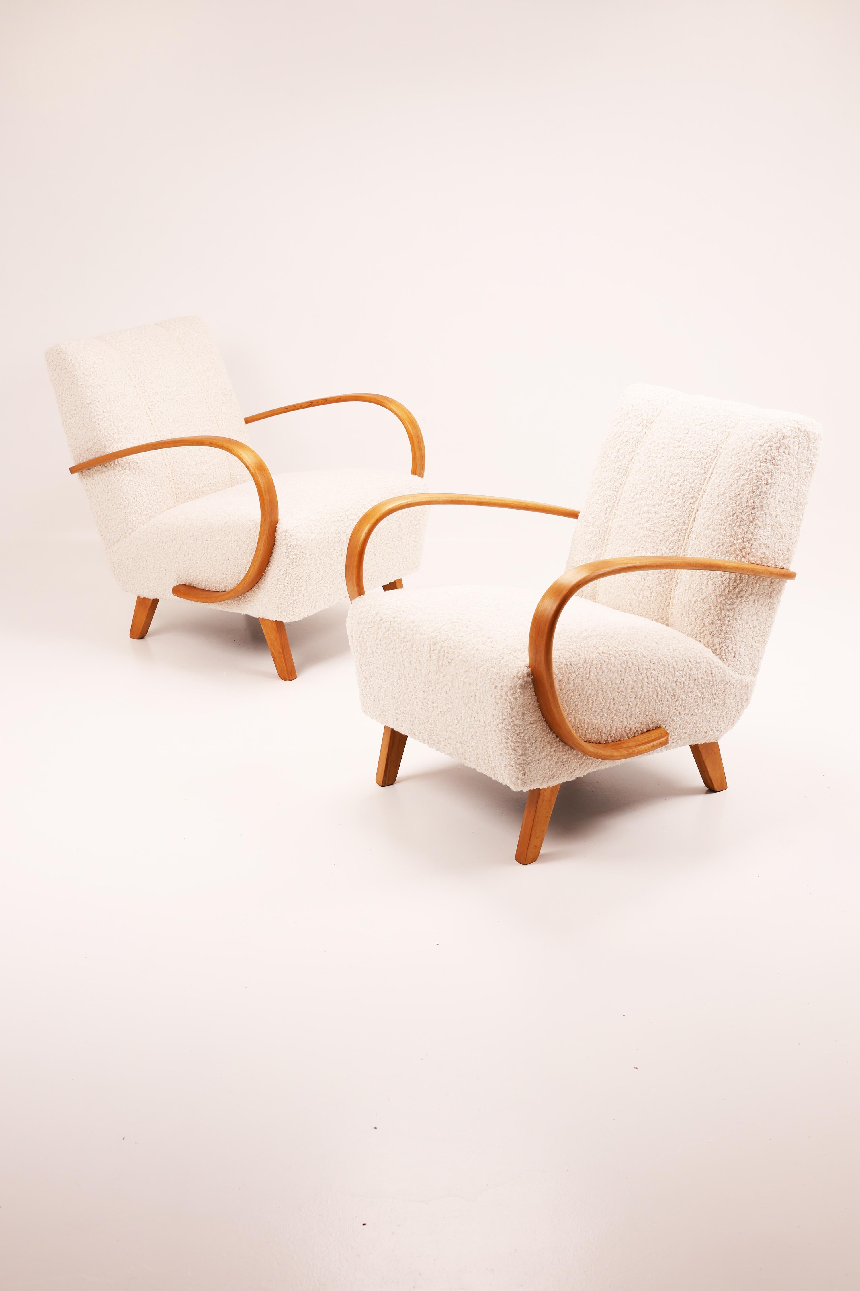 Metà XX secolo Pair of Jindřich Halabala Armchairs, Model H-410, Czechoslovakia, 1950s in vendita