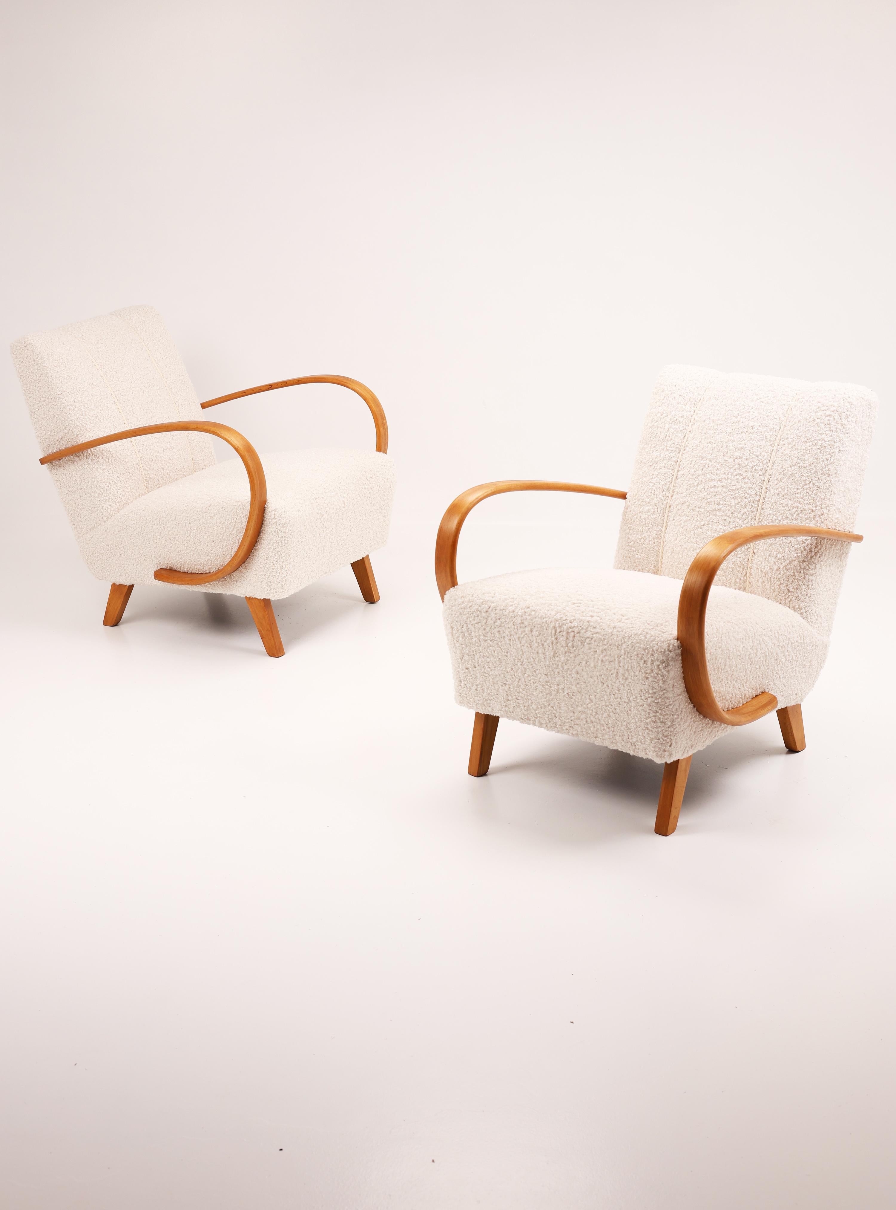 Pair of Jindřich Halabala Armchairs, Model H-410, Czechoslovakia, 1950s in vendita 5