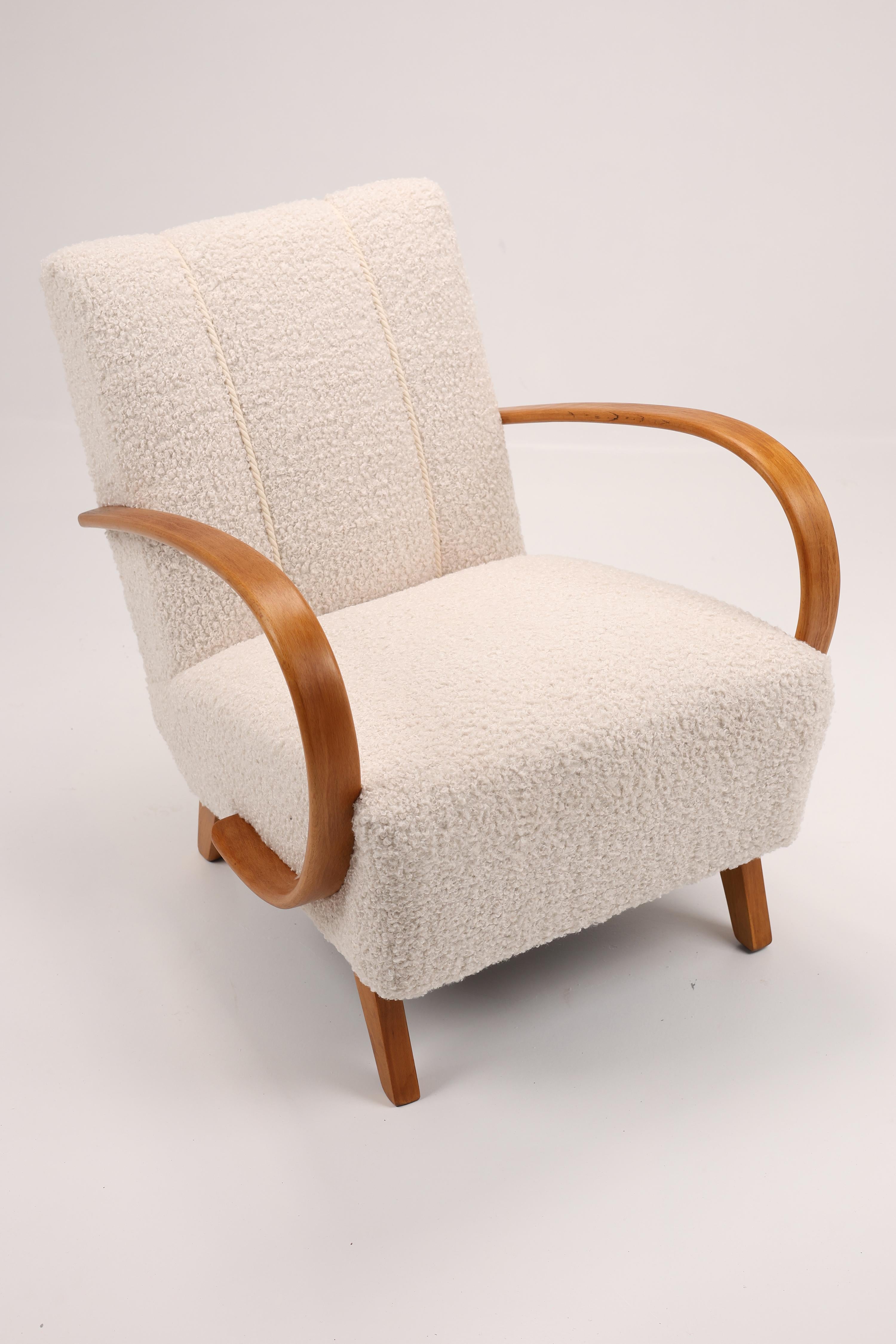 Mid-Century moderno Pair of Jindřich Halabala Armchairs, Model H-410, Czechoslovakia, 1950s in vendita