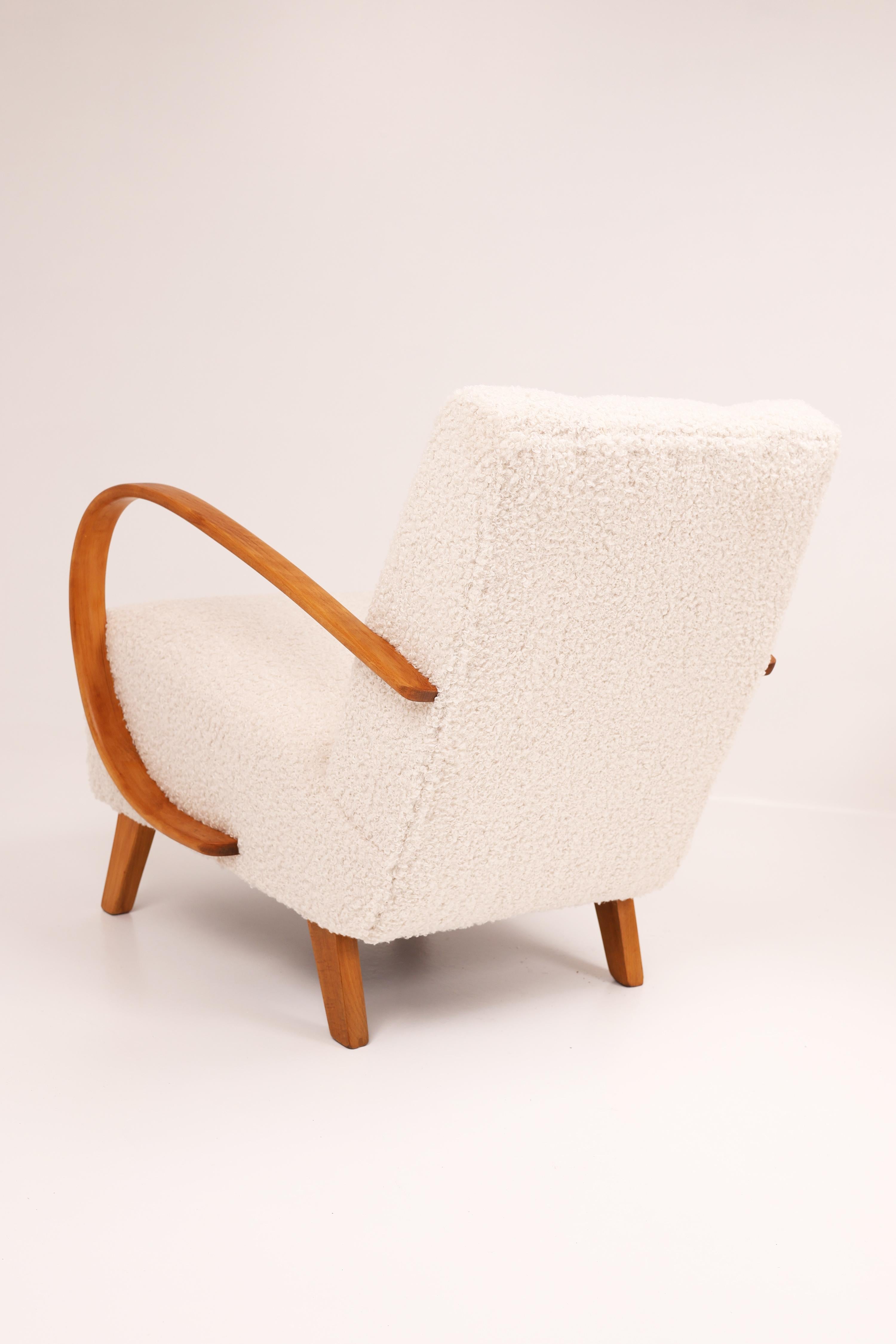 Faggio Pair of Jindřich Halabala Armchairs, Model H-410, Czechoslovakia, 1950s in vendita