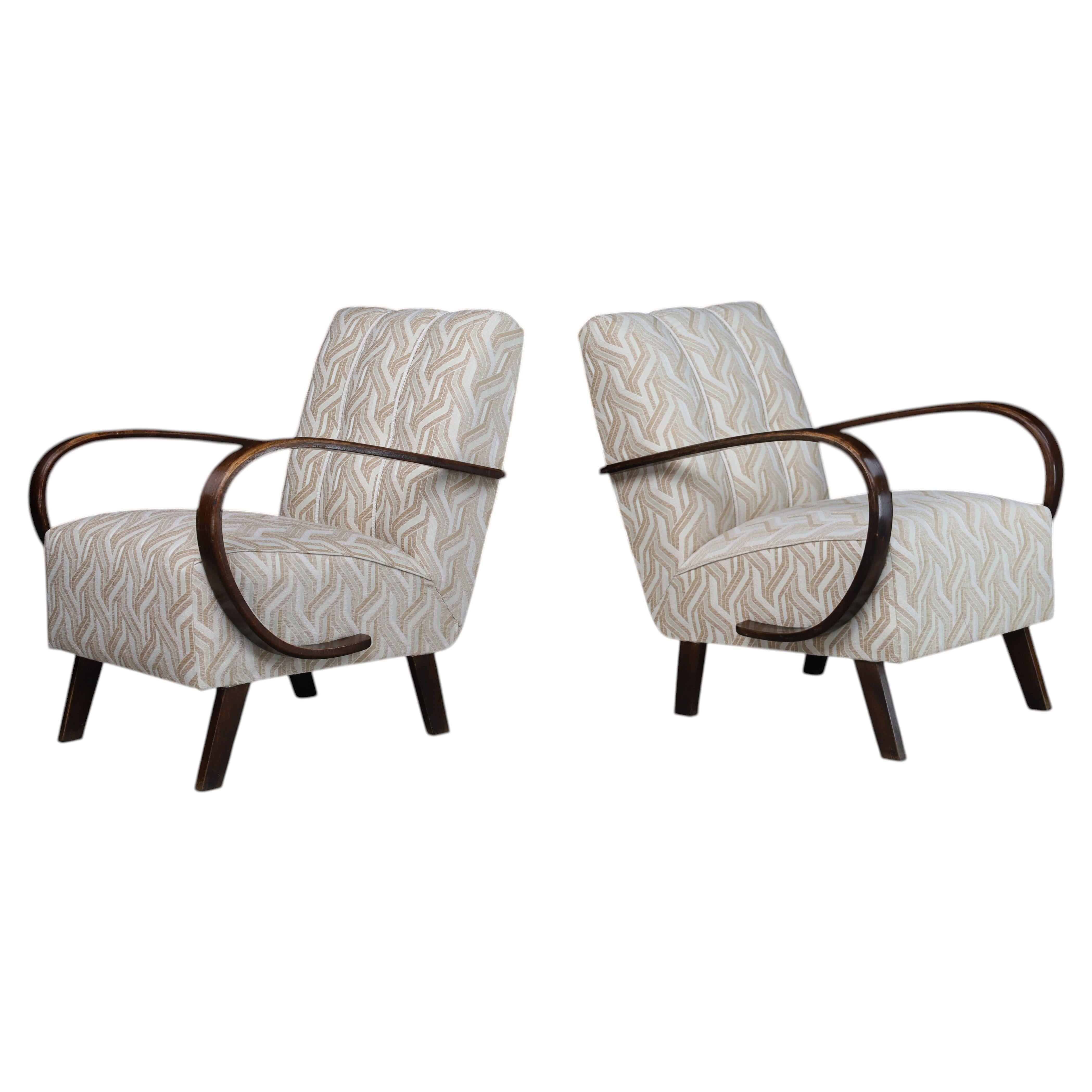 Pair of Jindrich Halabala Bentwood Lounge Chairs, Art Deco, 1940s Praque