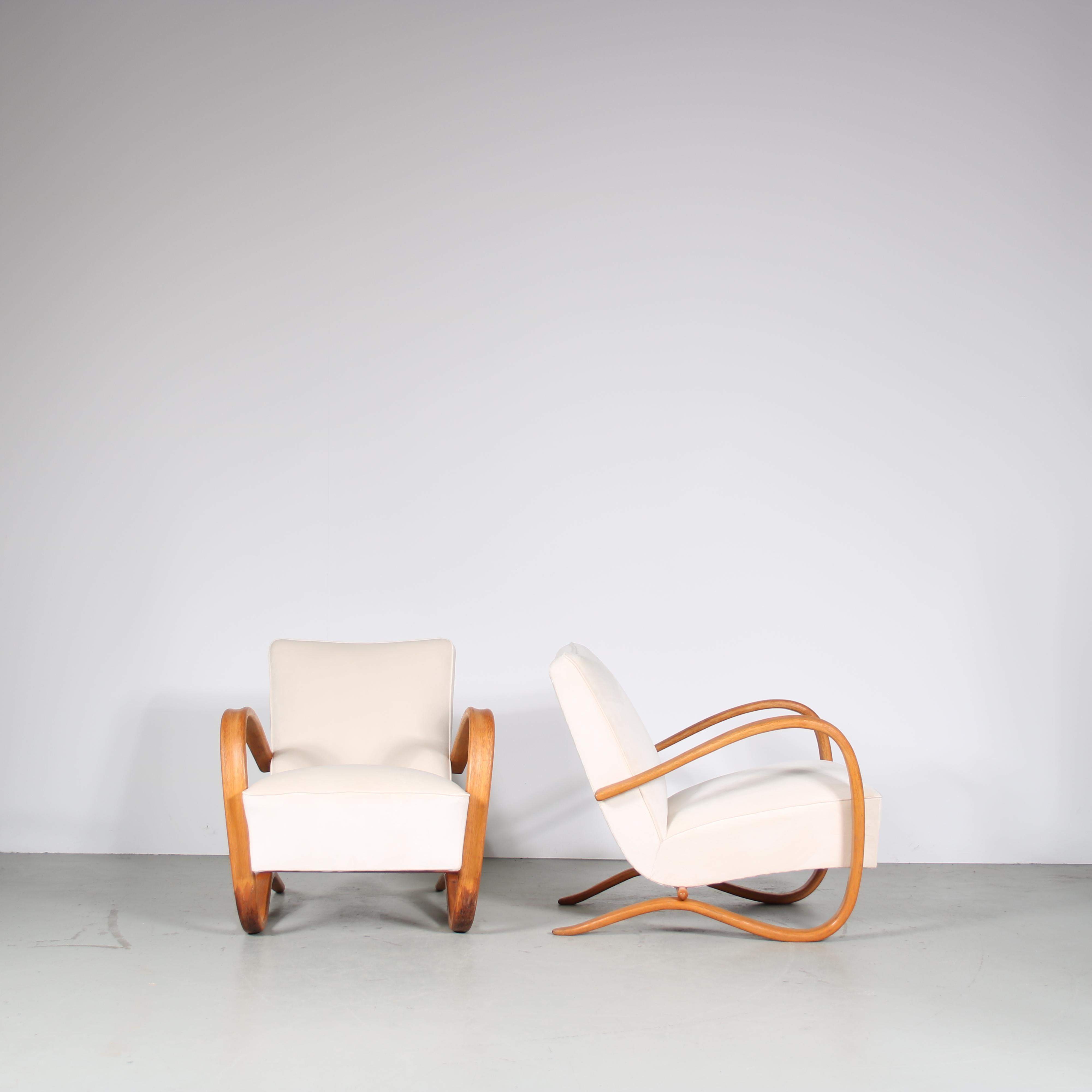 Mid-20th Century Pair of Jindrich Halabala Chairs for Up Zadovy, Czech 1950 For Sale