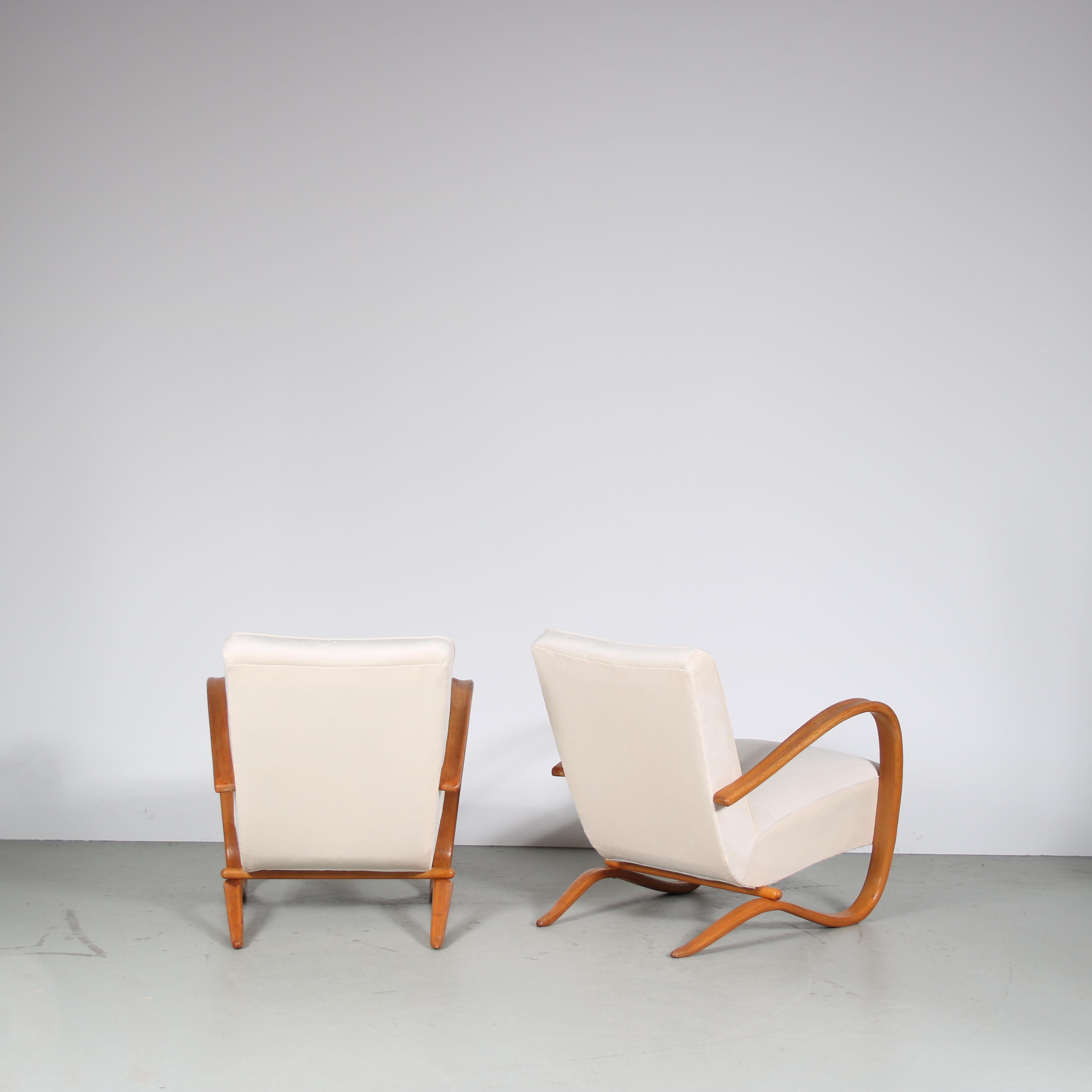 Fabric Pair of Jindrich Halabala Chairs for Up Zadovy, Czech 1950 For Sale