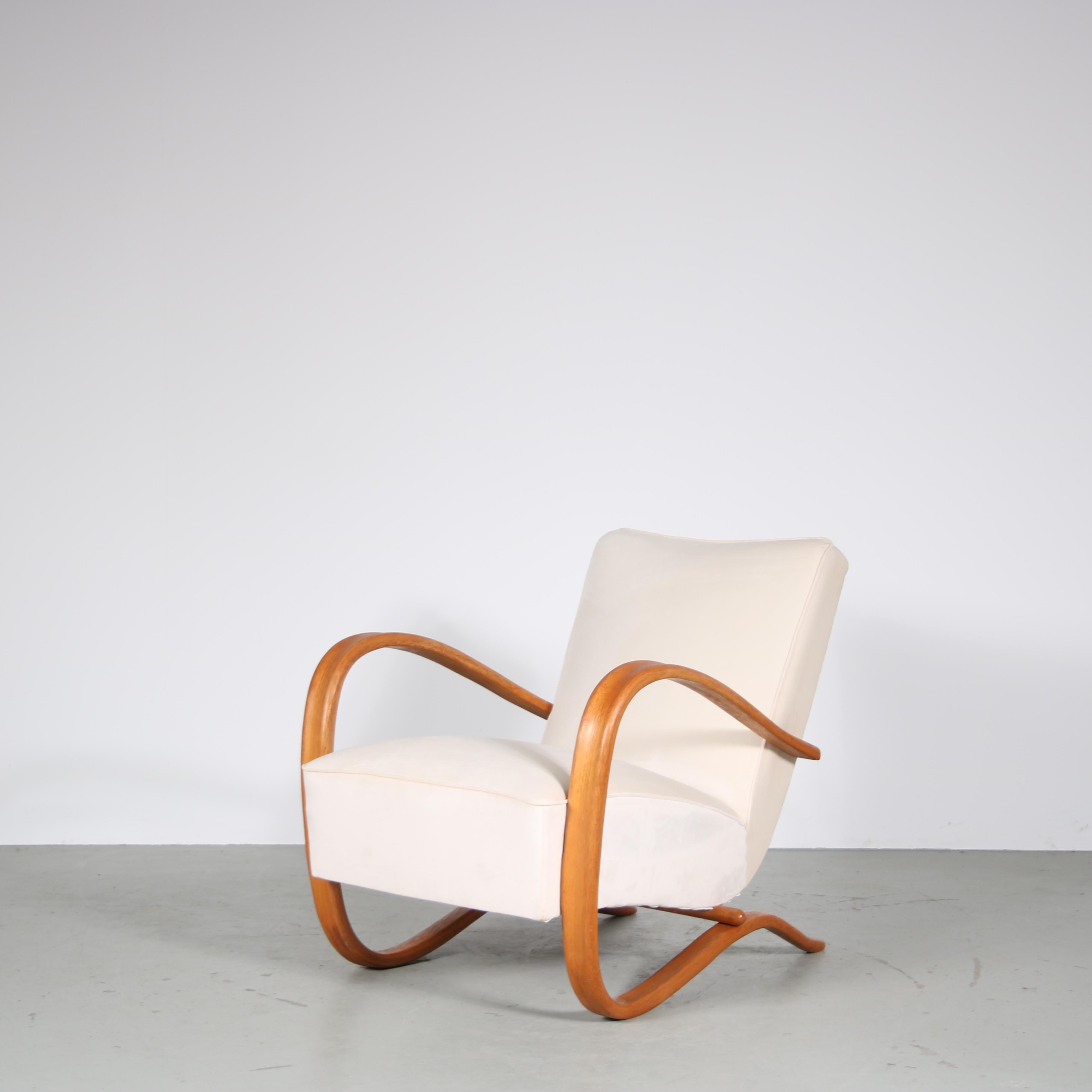 Pair of Jindrich Halabala Chairs for Up Zadovy, Czech 1950 For Sale 1