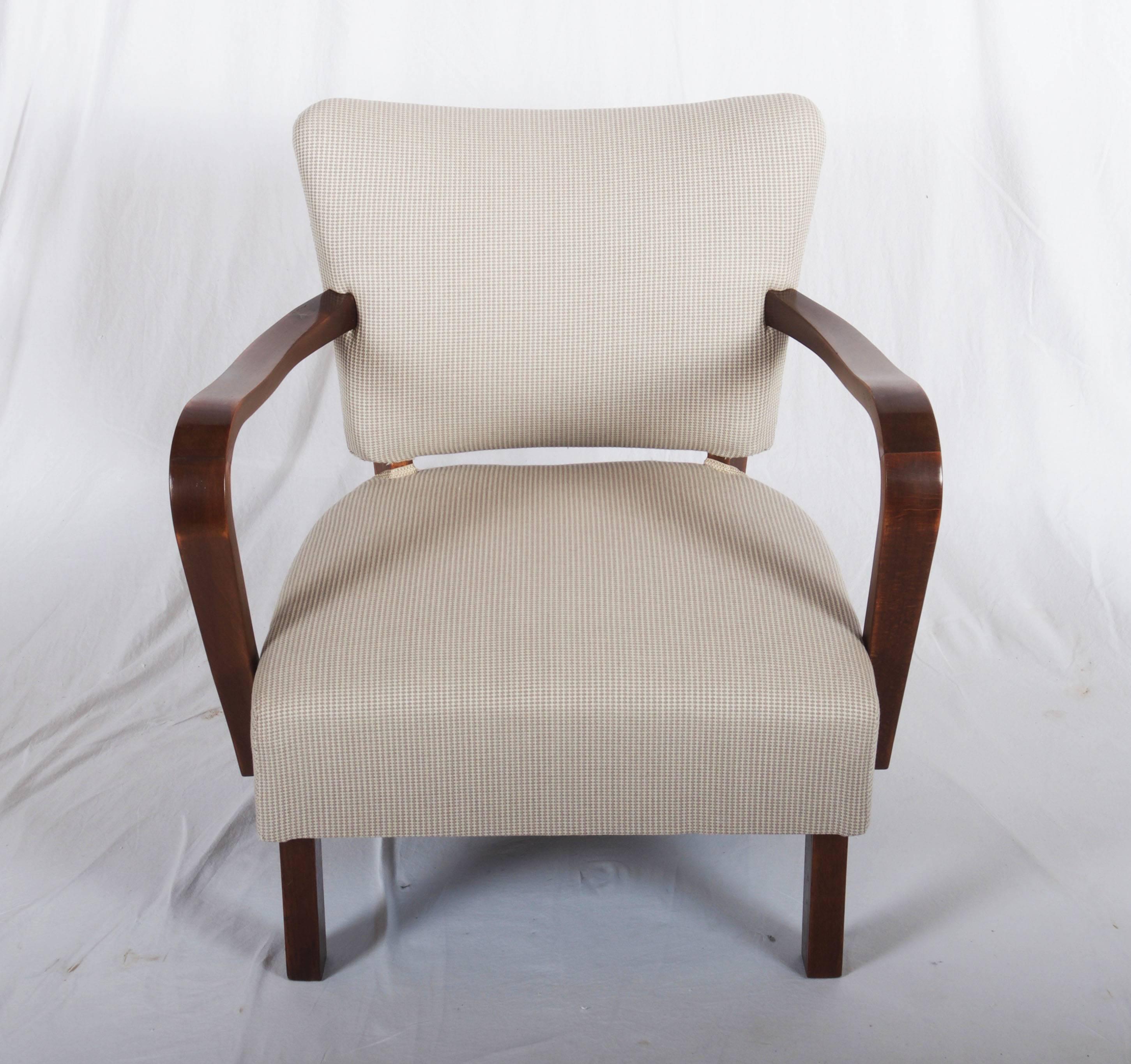 Pair of Jindrich Halabala H-237 Art Deco Armchairs For Sale 3