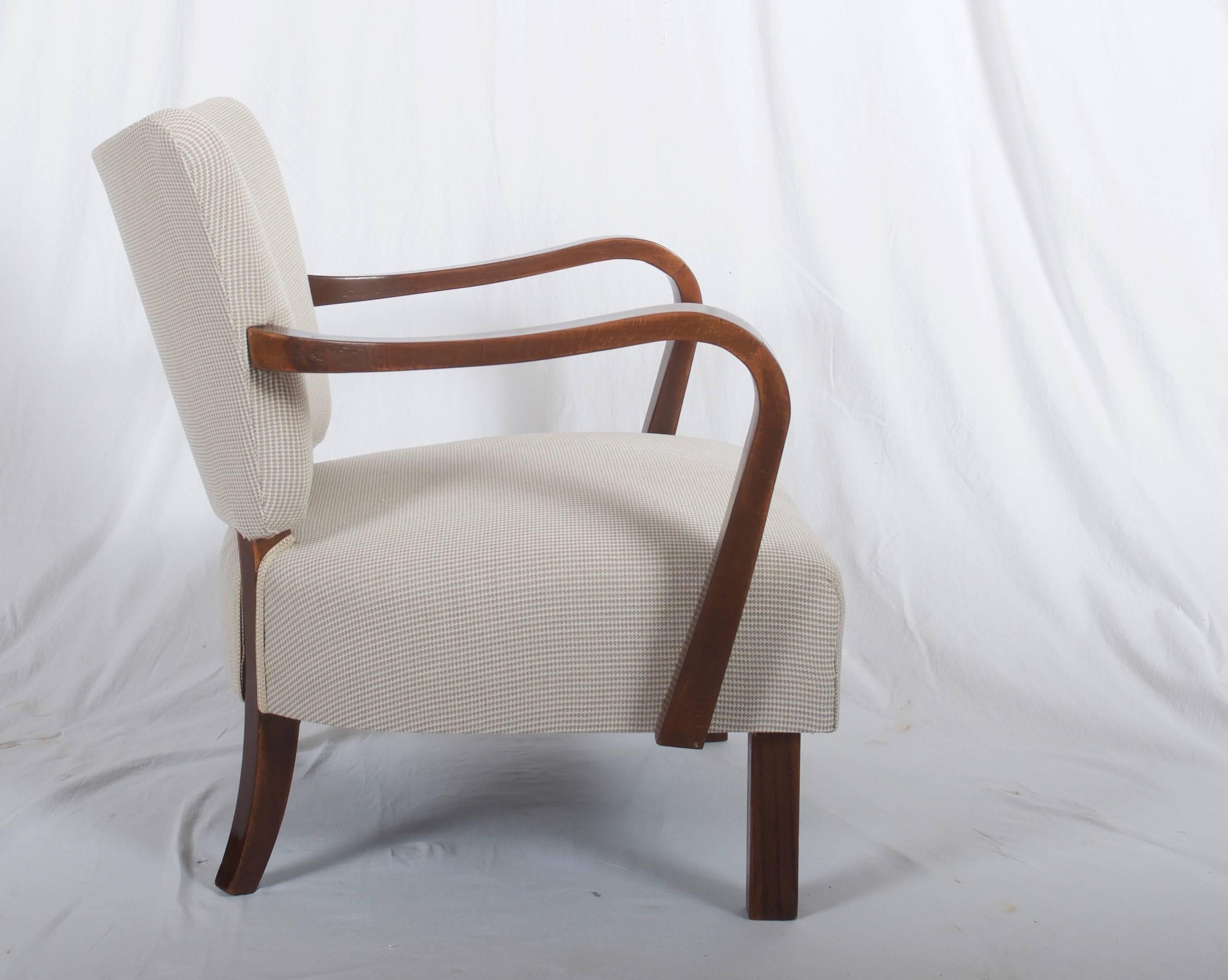 Hêtre Paire de fauteuils Art Déco Jindrich Halabala H-237 en vente
