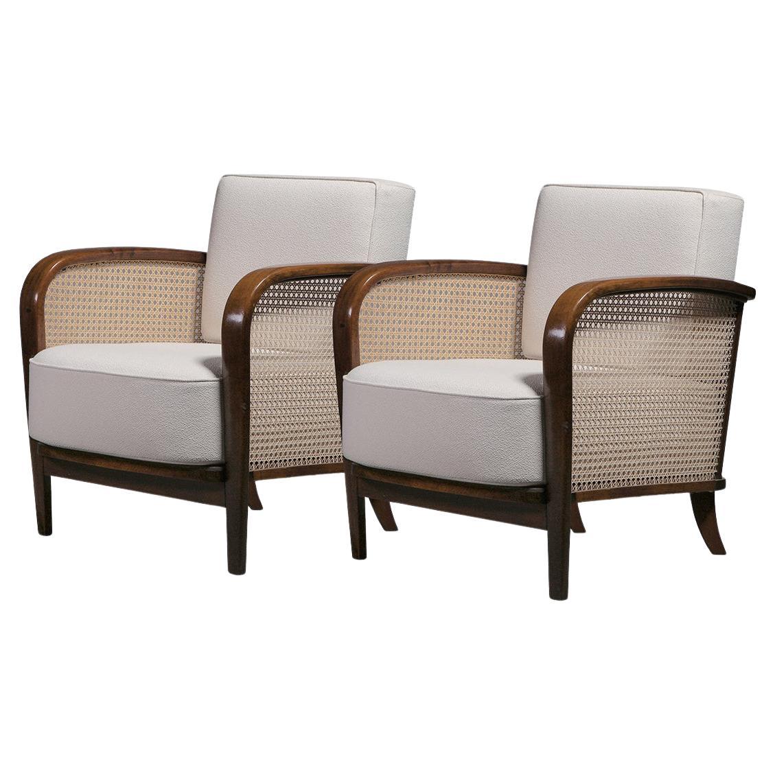 Pair of Jindřich Halabala "H-319" Lounge Chairs in Walnut and Fabric, 1920s For Sale