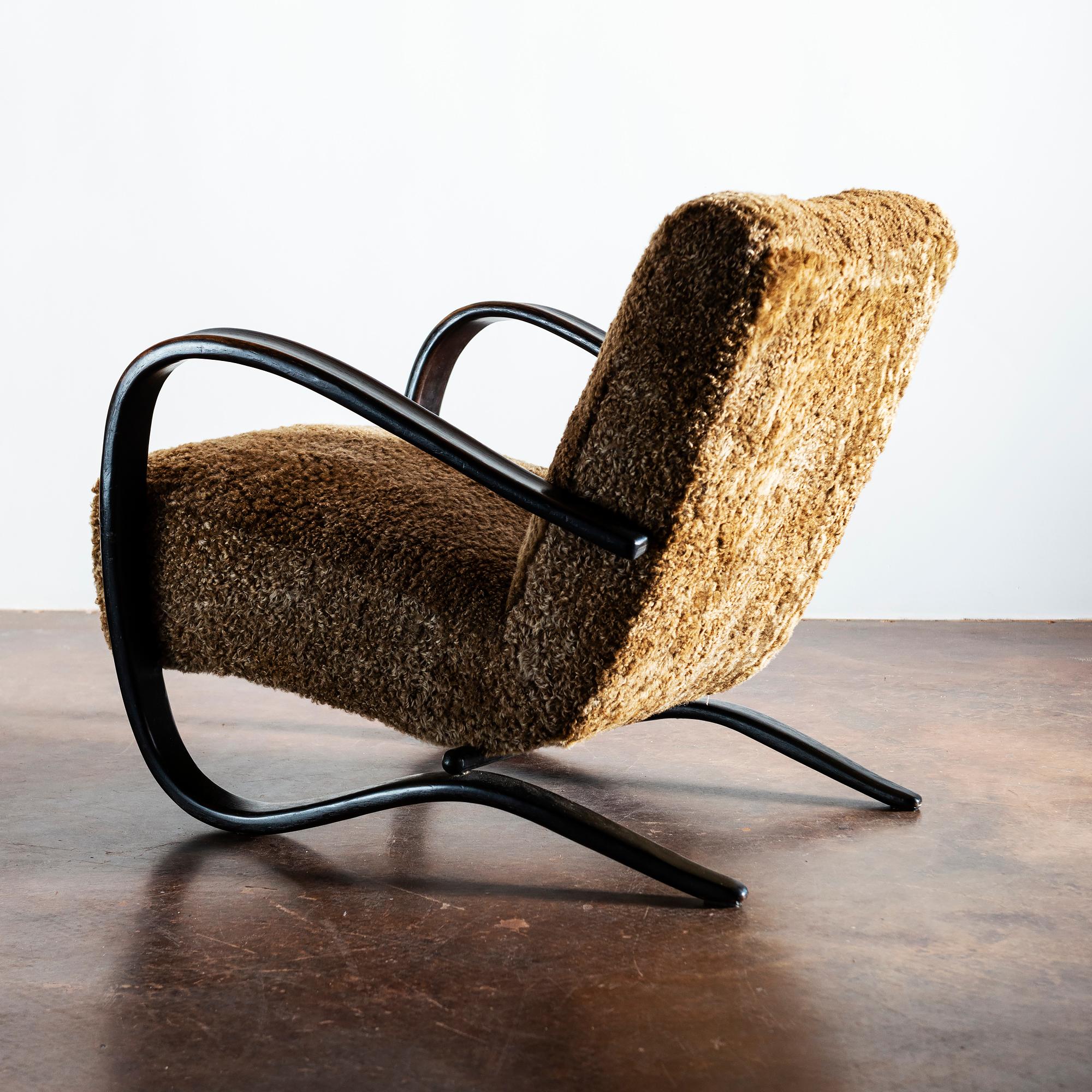 Pair of Jindrich Halabala H269 Lounge Chairs in Sheepskin, Czechoslovakia, 1930s 1