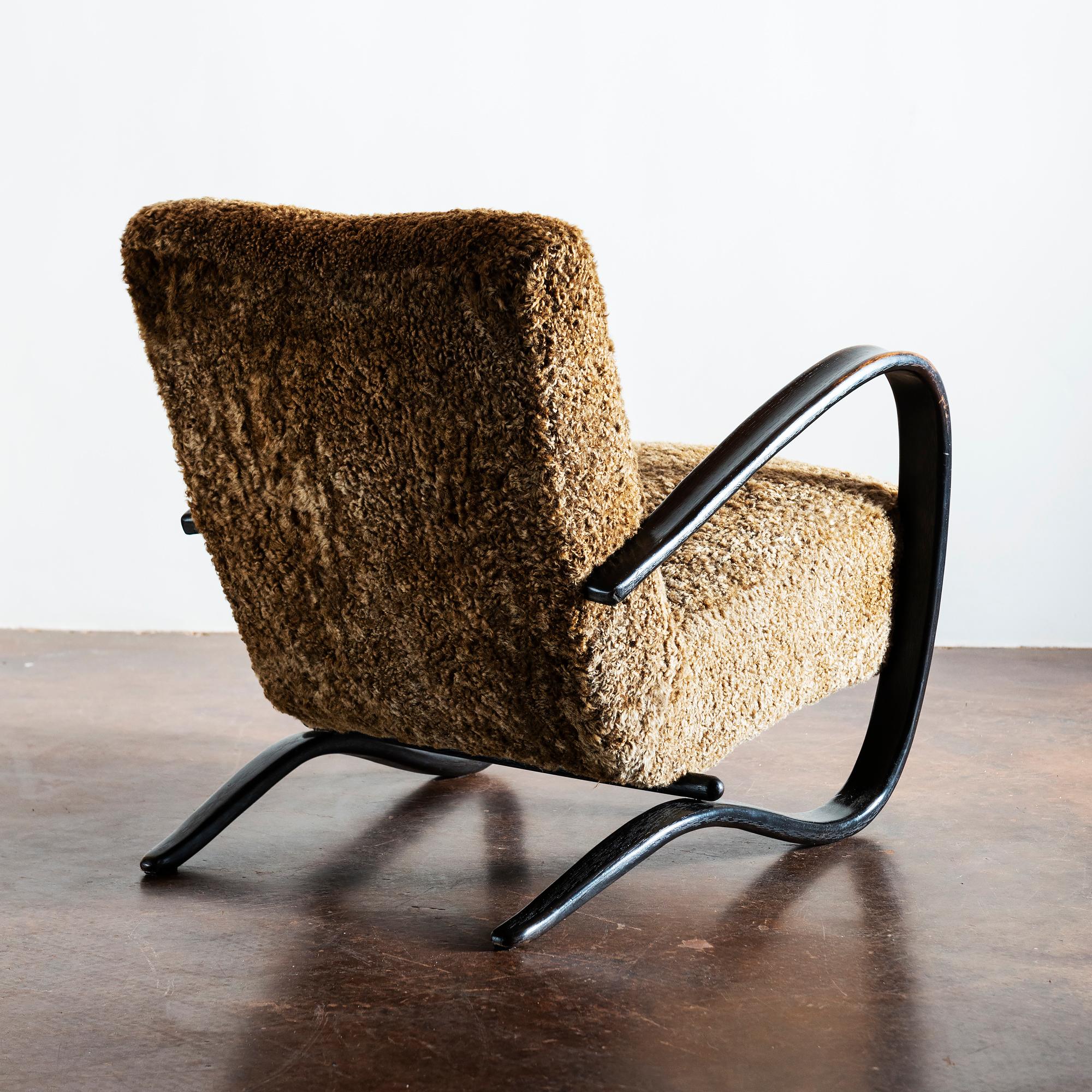 Pair of Jindrich Halabala H269 Lounge Chairs in Sheepskin, Czechoslovakia, 1930s 2