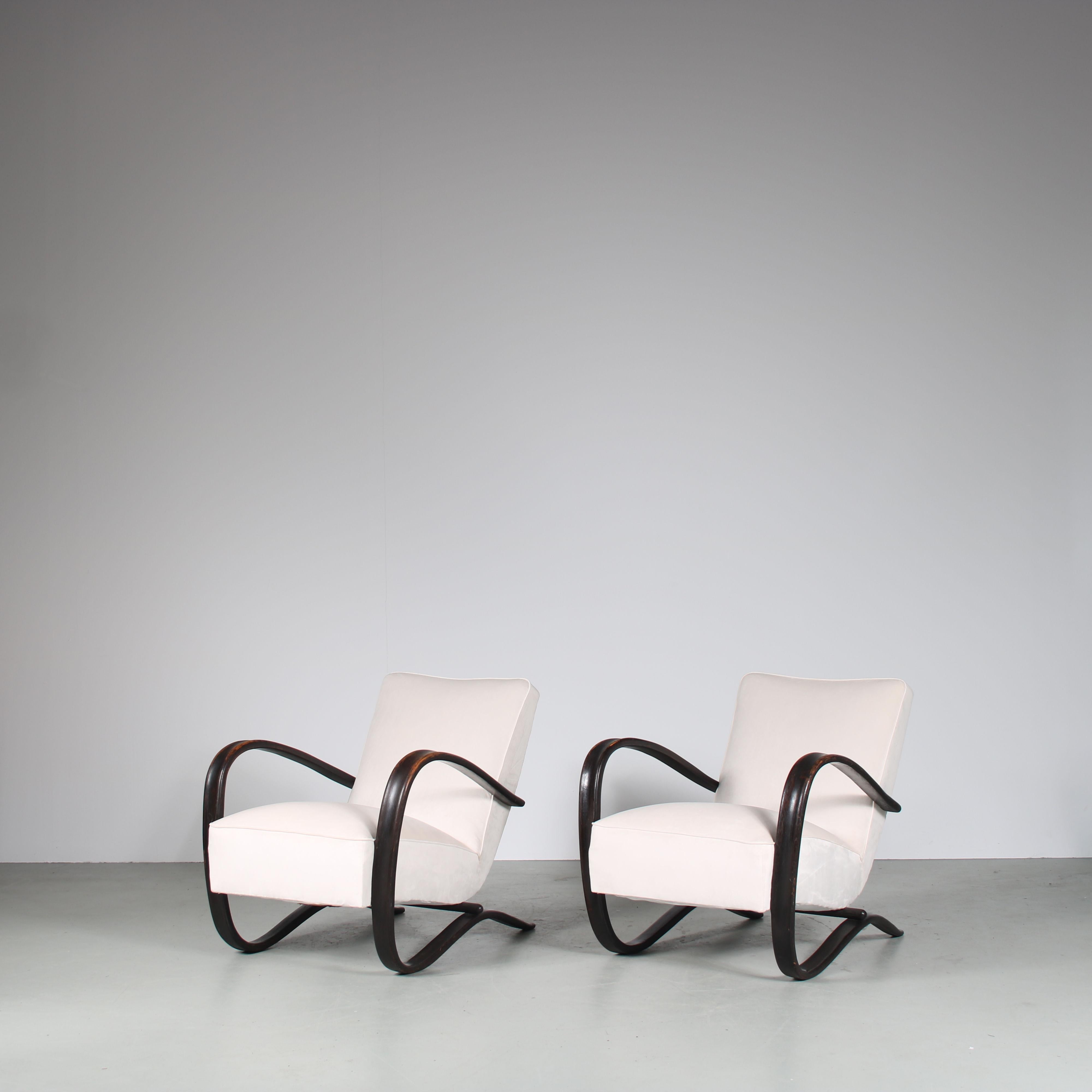 Pair of Jindrich Halabala Lounge Chairs for Up Zavody from Czech, 1930 In Good Condition In Amsterdam, NL