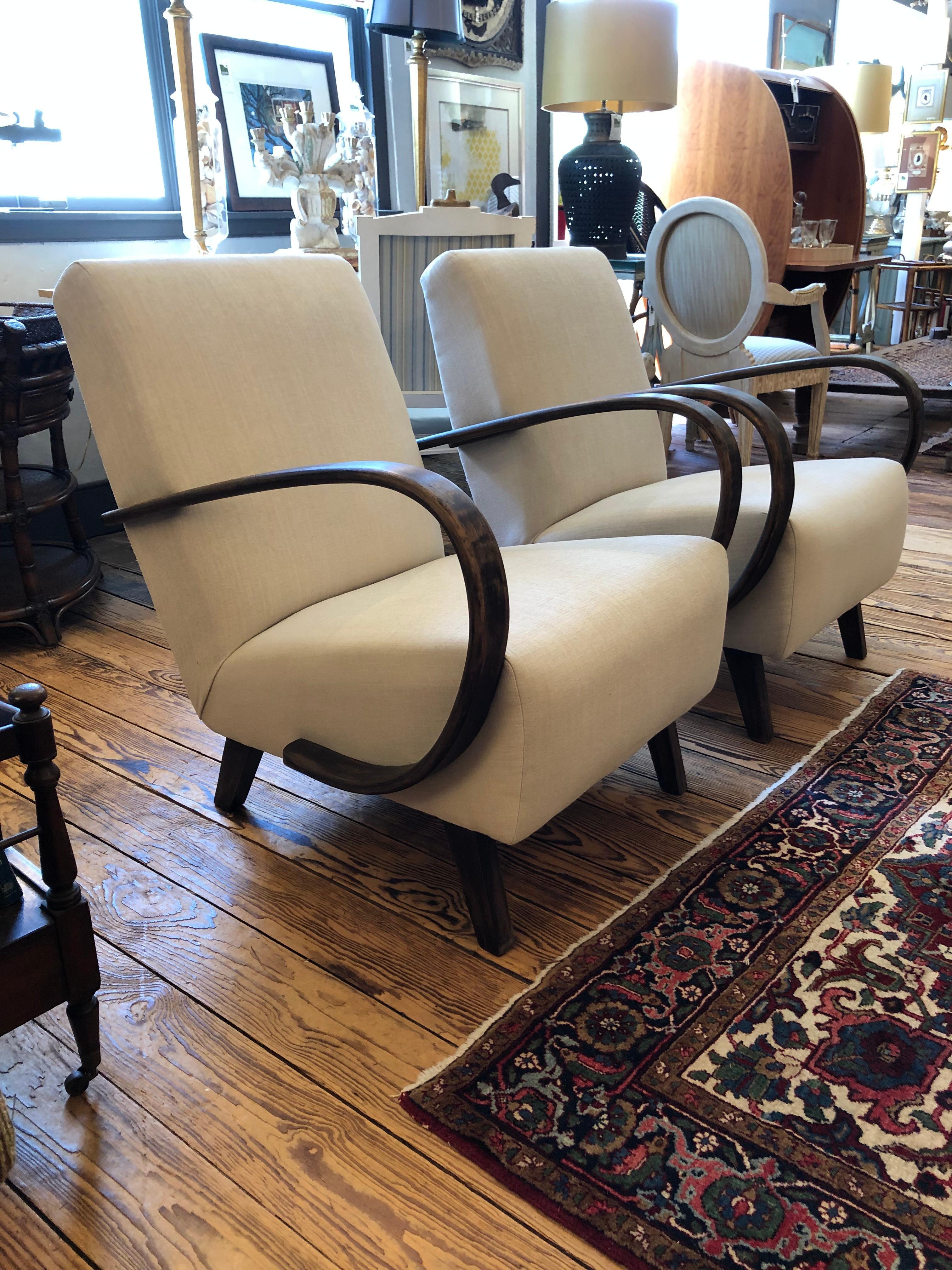 Pair of Jindrich Halabala Vintage Linen & Ebonized Wood Art Deco Club Chairs In Good Condition In Hopewell, NJ