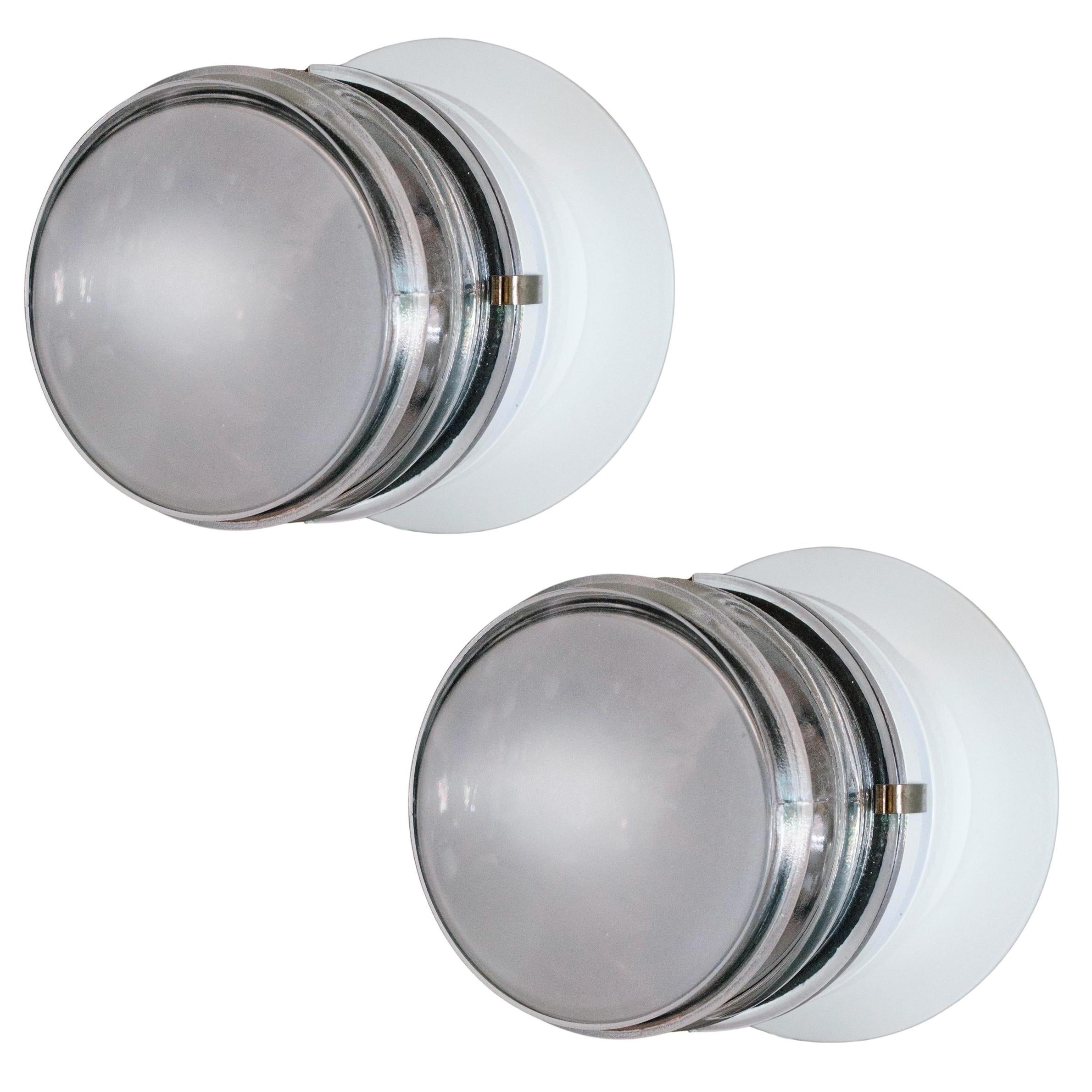 Aluminum Pair of Joe Colombo 'Fresnel' Outdoor Wall Lamps in Grey for Oluce For Sale