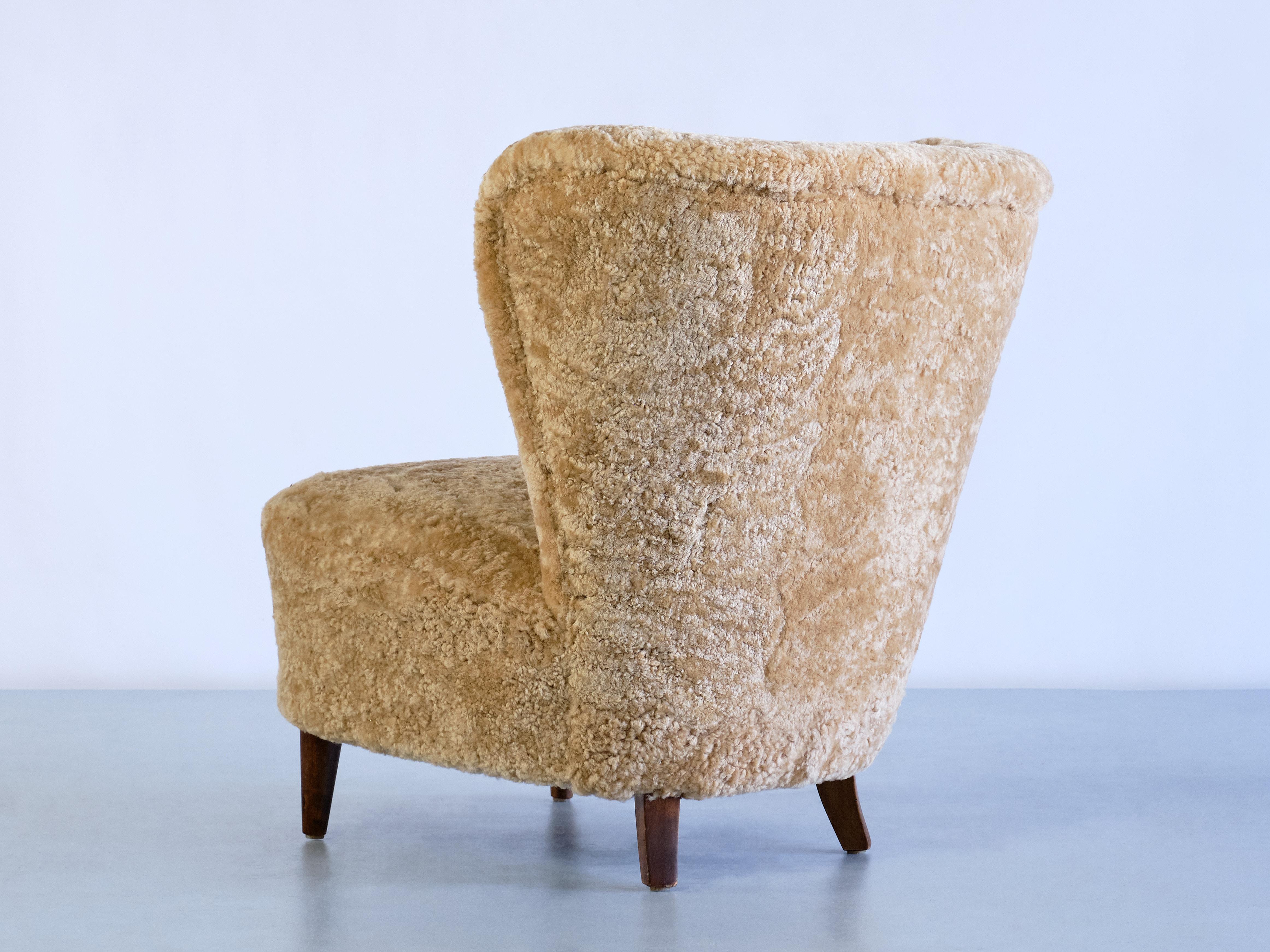 Pair of Johannes Brynte Lounge Chairs in Sheepskin and Ash Wood, Sweden, 1940s For Sale 6