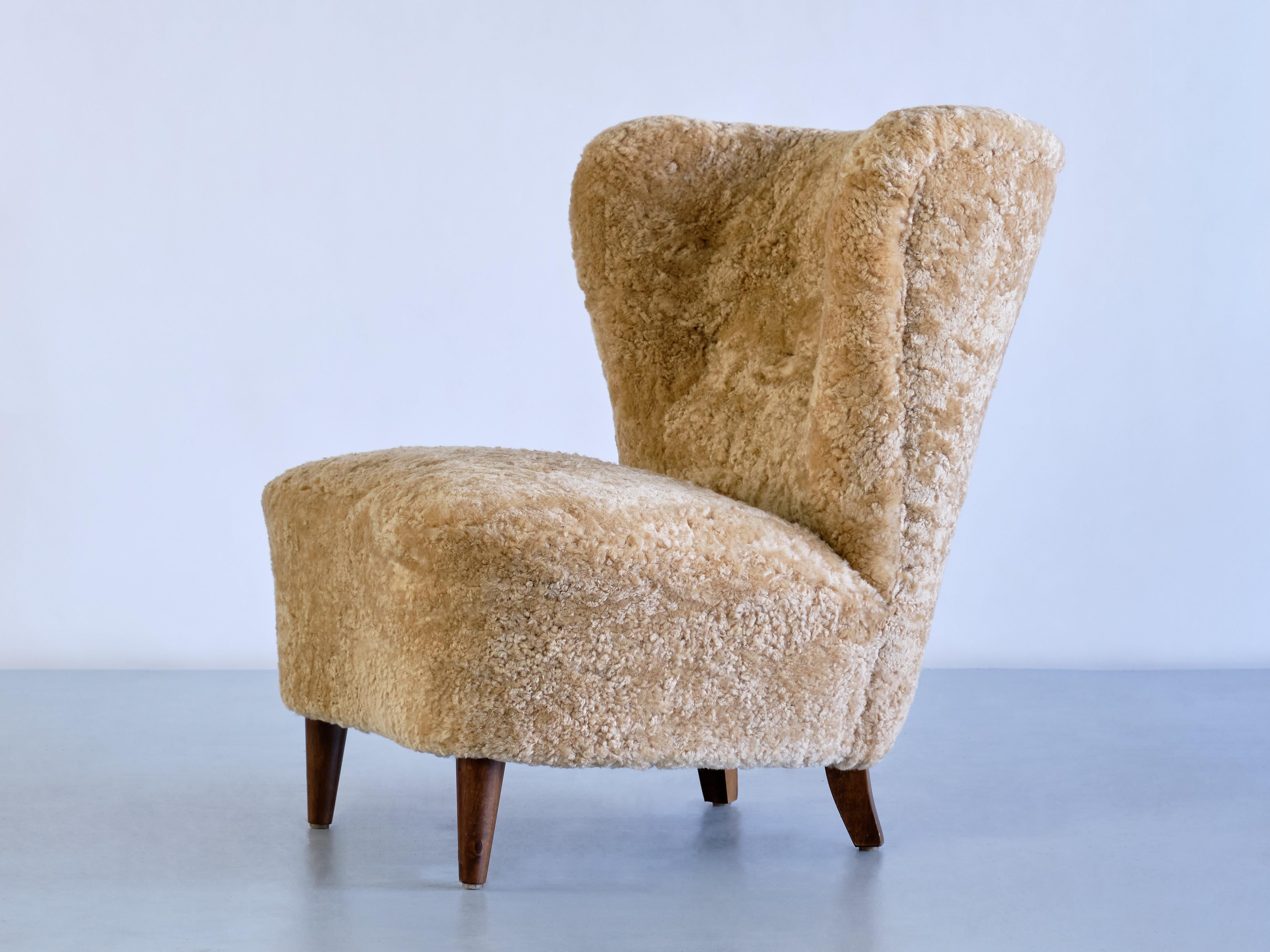 Pair of Johannes Brynte Lounge Chairs in Sheepskin and Ash Wood, Sweden, 1940s For Sale 7