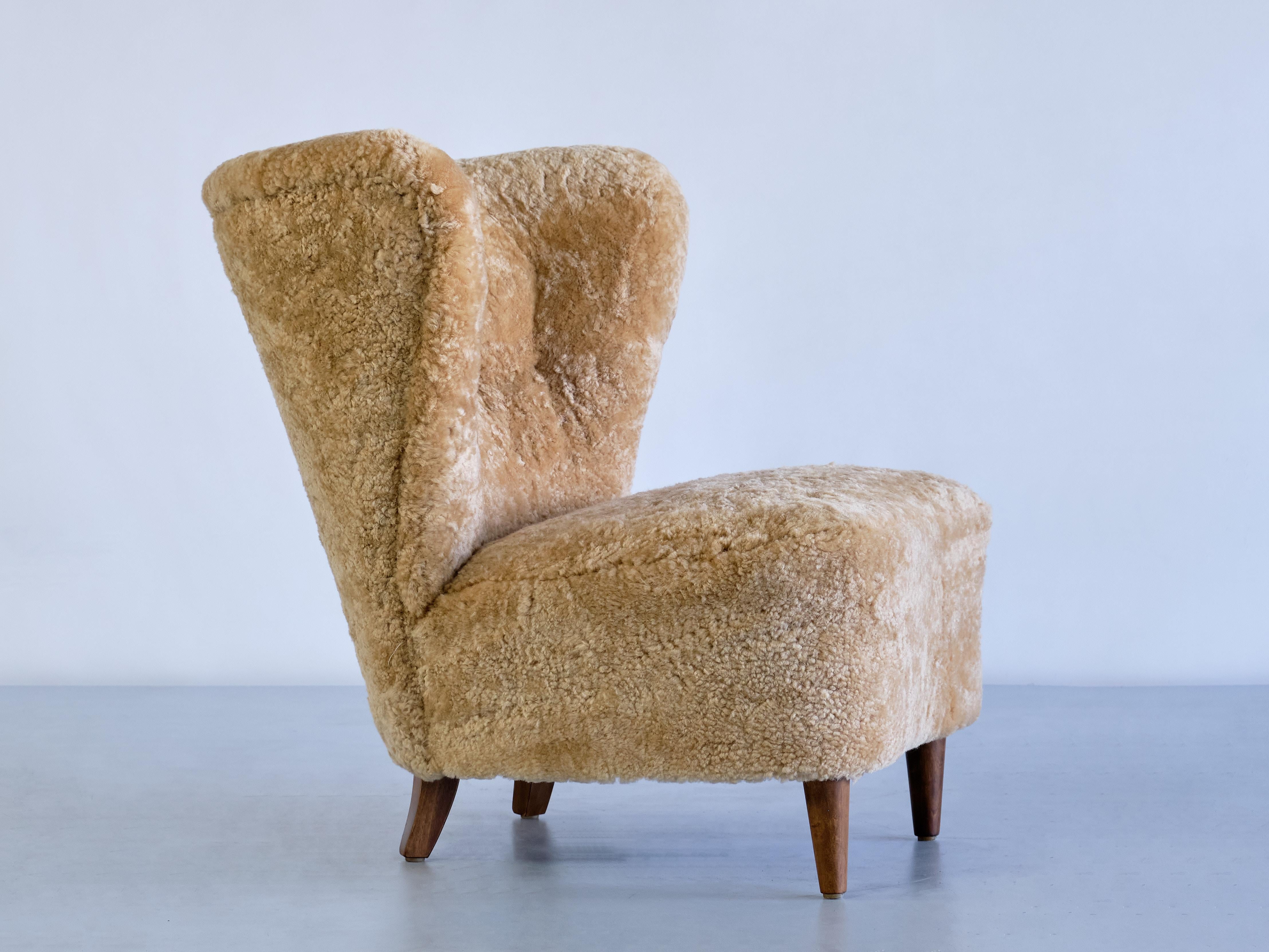 Pair of Johannes Brynte Lounge Chairs in Sheepskin and Ash Wood, Sweden, 1940s For Sale 2