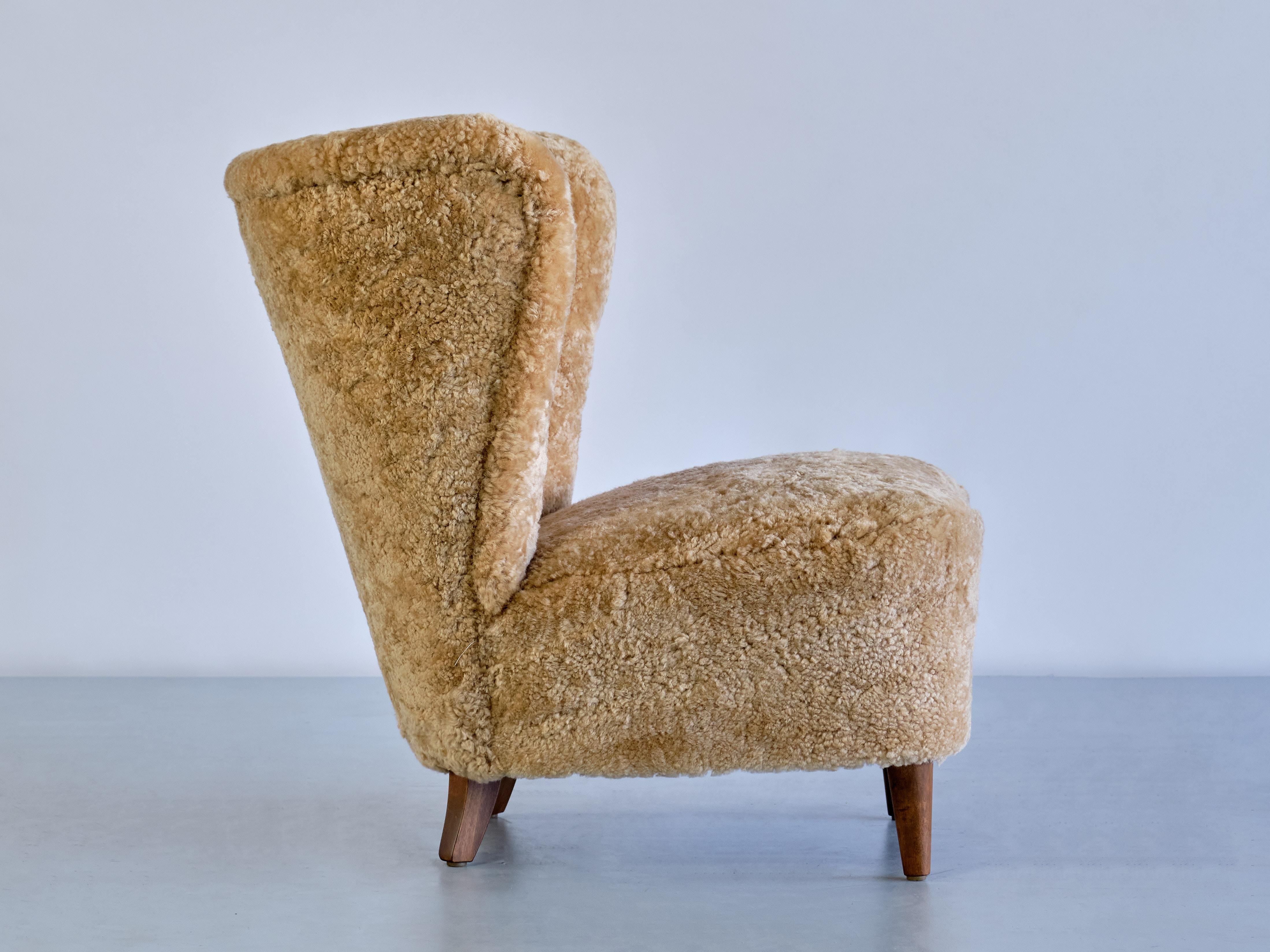 Pair of Johannes Brynte Lounge Chairs in Sheepskin and Ash Wood, Sweden, 1940s For Sale 3