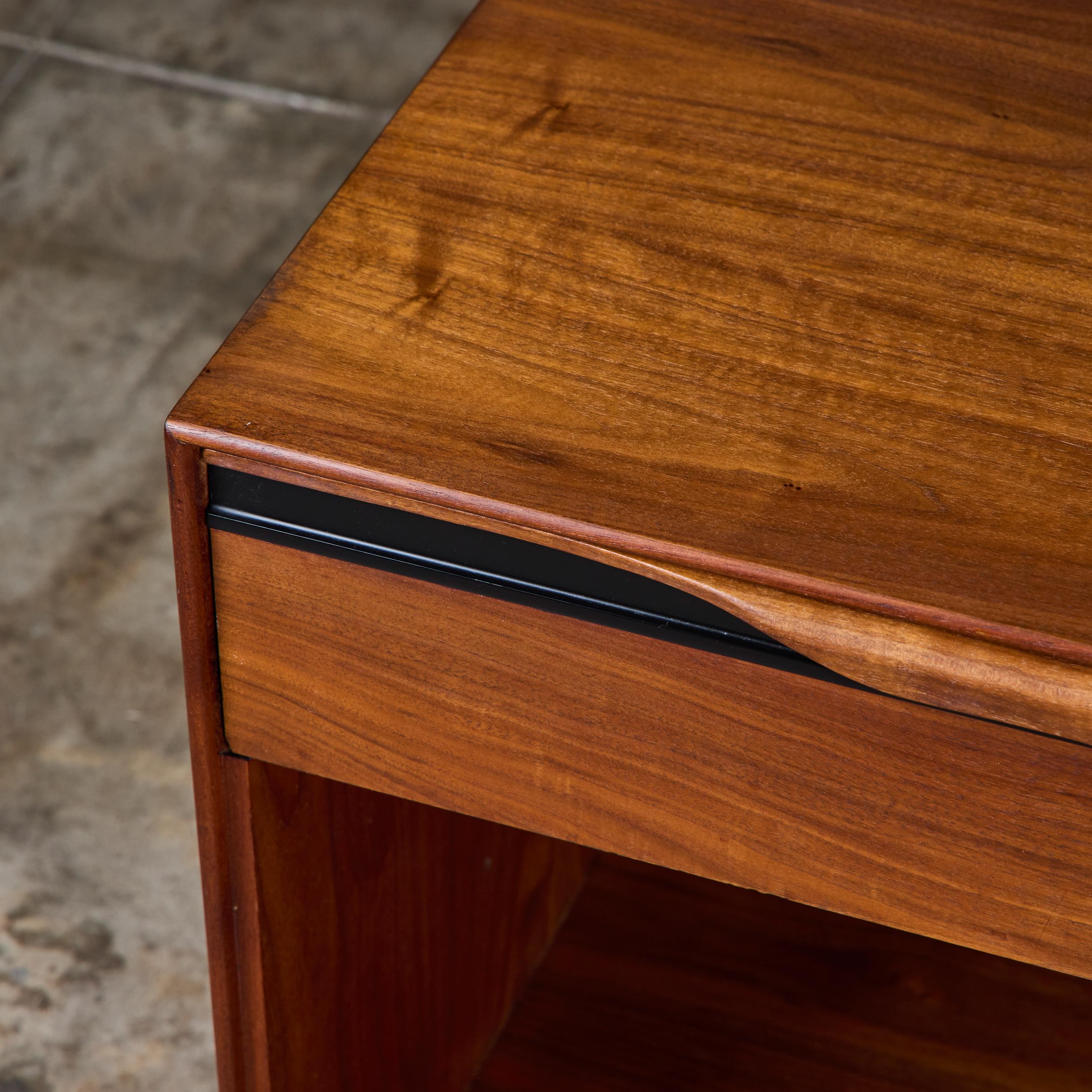 Pair of John Kapel Nightstands for Glenn of California For Sale 6