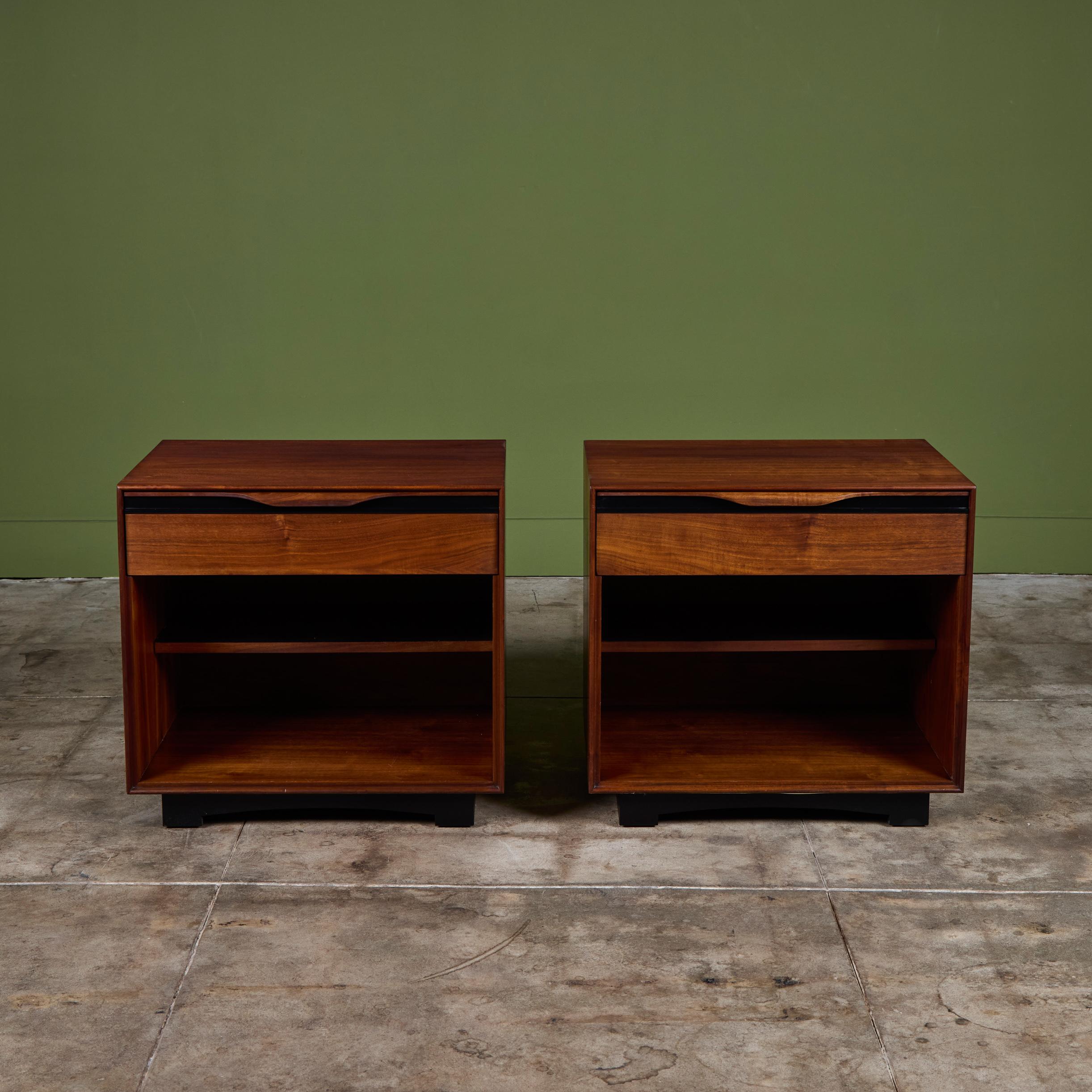 Mid-Century Modern Pair of John Kapel Nightstands for Glenn of California For Sale