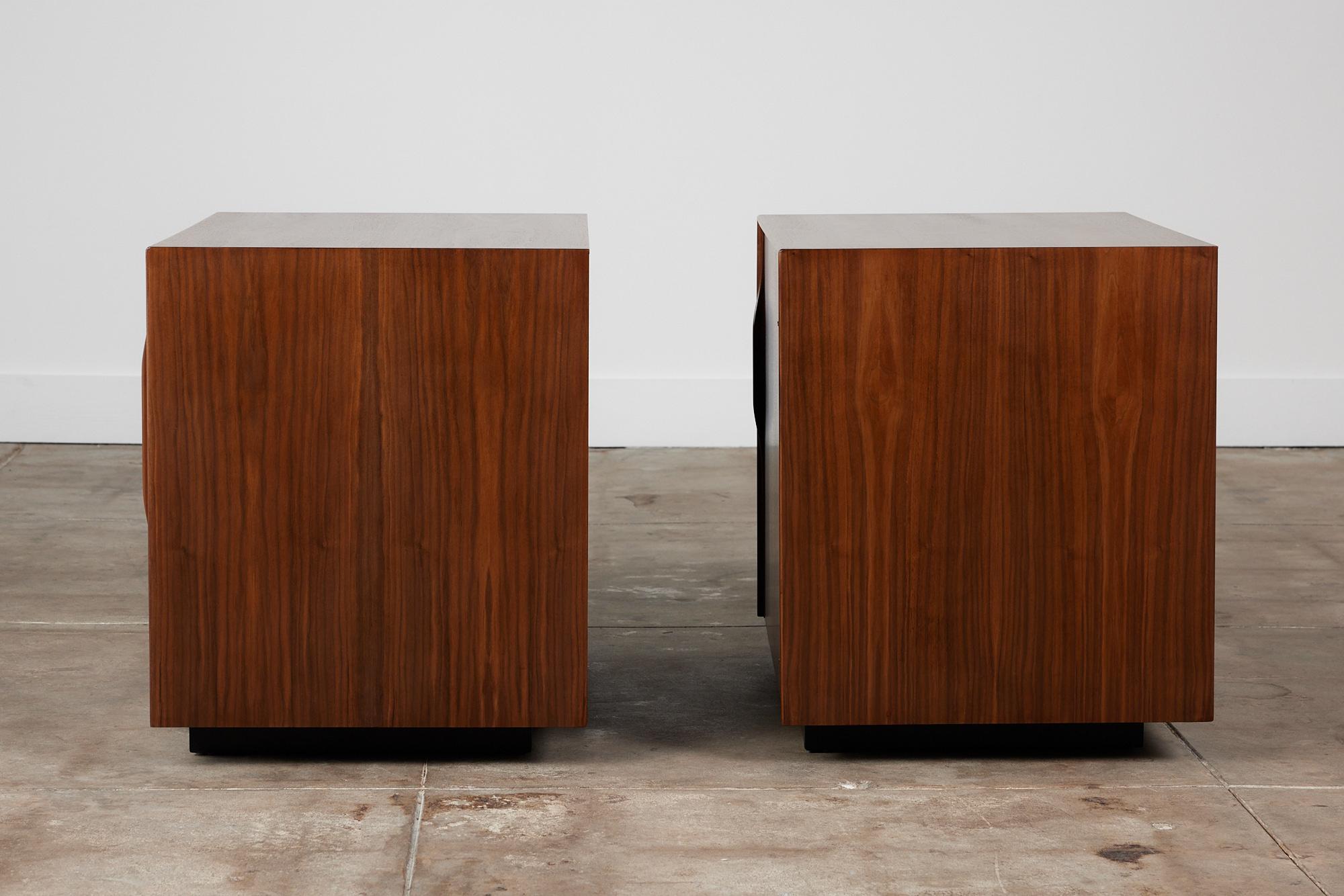 Pair of John Kapel Nightstands for Glenn of California In Excellent Condition In Los Angeles, CA