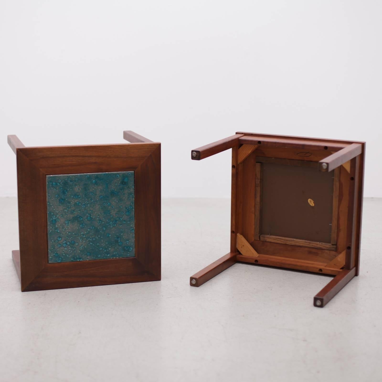 Paar Constellation-Beistelltische oder Nachttische von John Keal für Brown Saltman (Moderne der Mitte des Jahrhunderts) im Angebot
