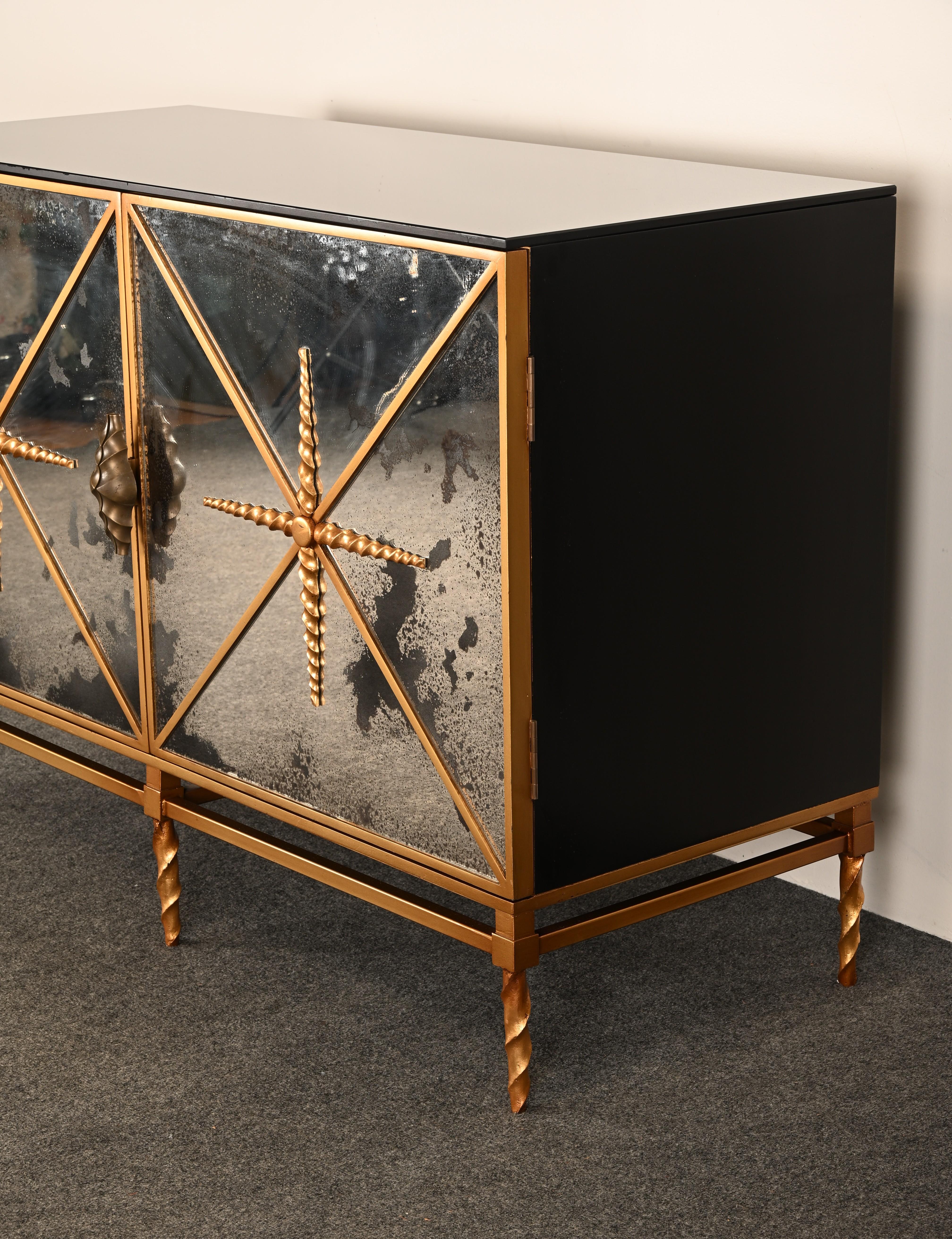 Paar zweitürige Schränke von John Richard Rio in Altgold und schwarzem Lack, 2014 (Hollywood Regency) im Angebot