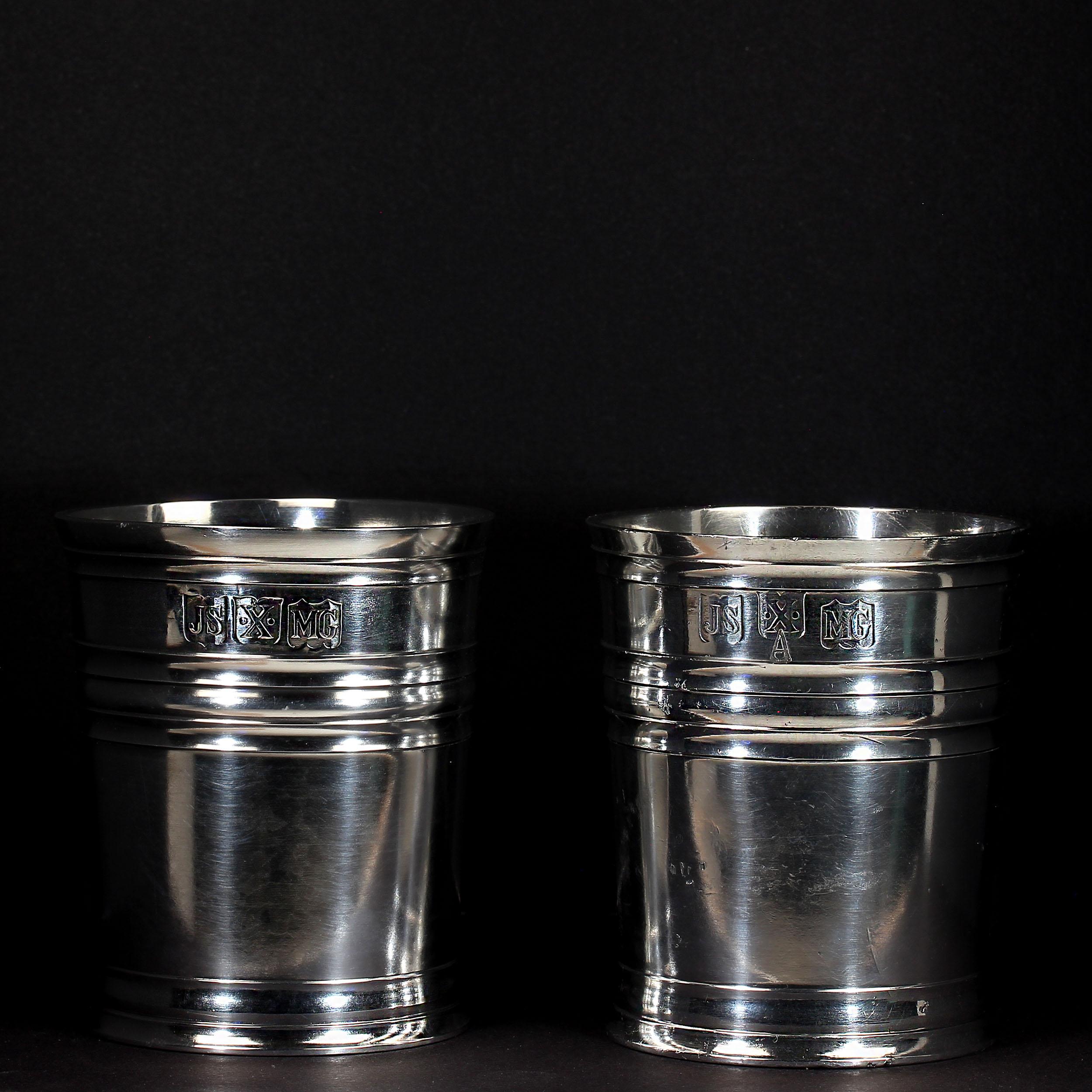 Pair of John Somers 'Copo de Whisky' pewter cups In Good Condition For Sale In Raleigh, US