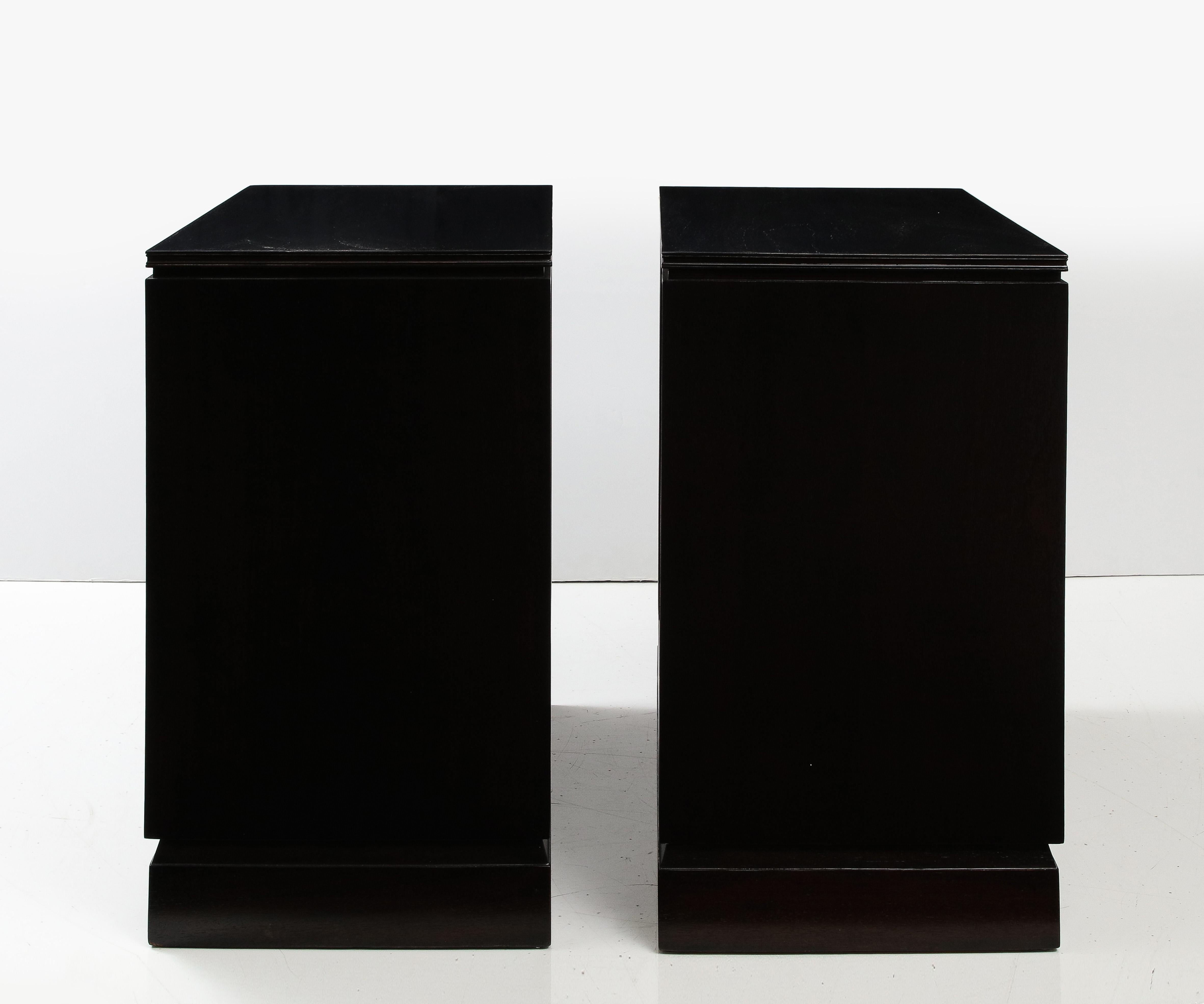 Pair of John Stuart Espresso Finished Dressers In Good Condition For Sale In New York, NY
