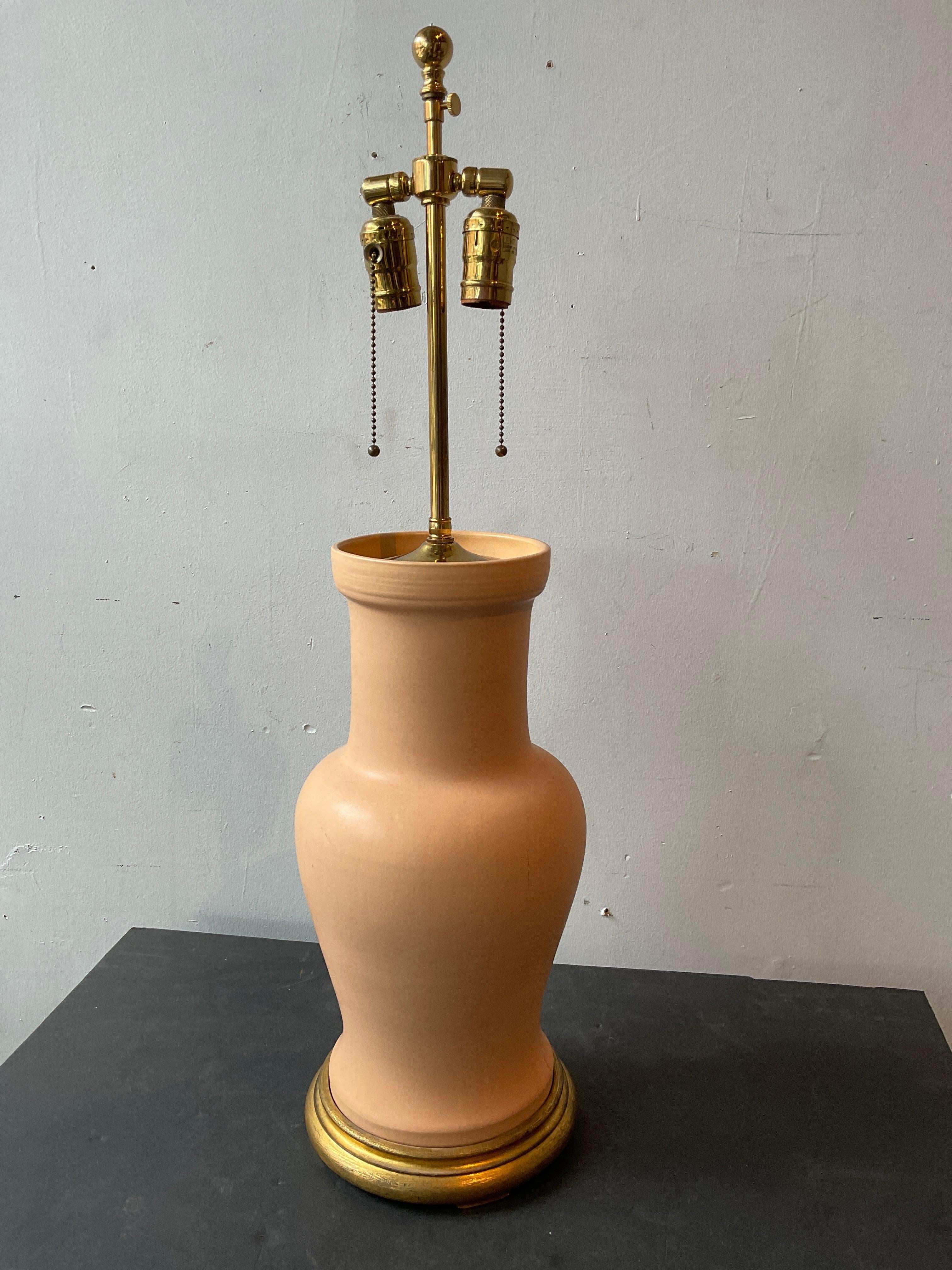 Paire de lampes en forme de bouteille John Thompson, finition melon Bon état - En vente à Tarrytown, NY