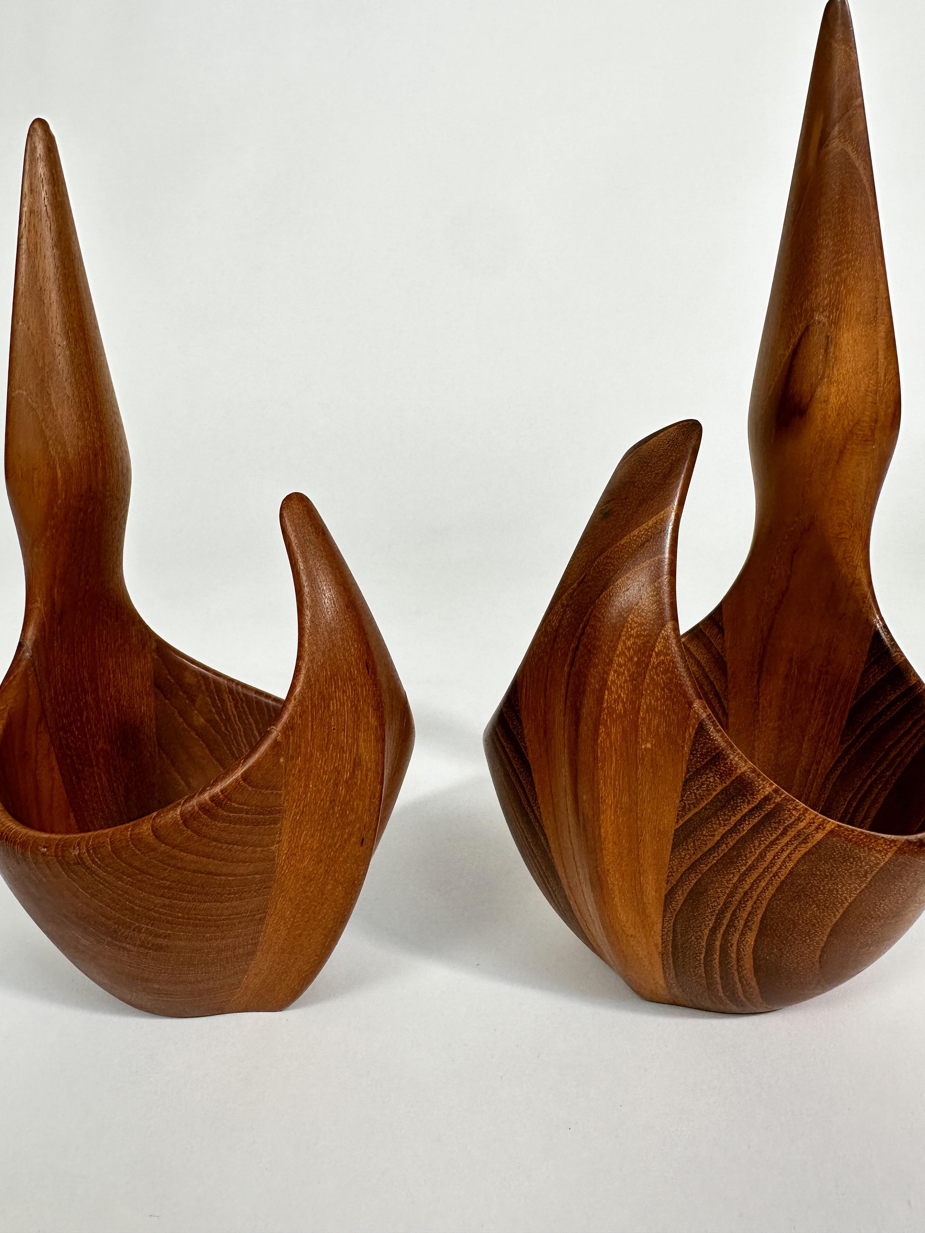 Pareja de cuencos de teca Johnny Mattsson Escultura tallada a mano Suecia Años 50 en venta 2