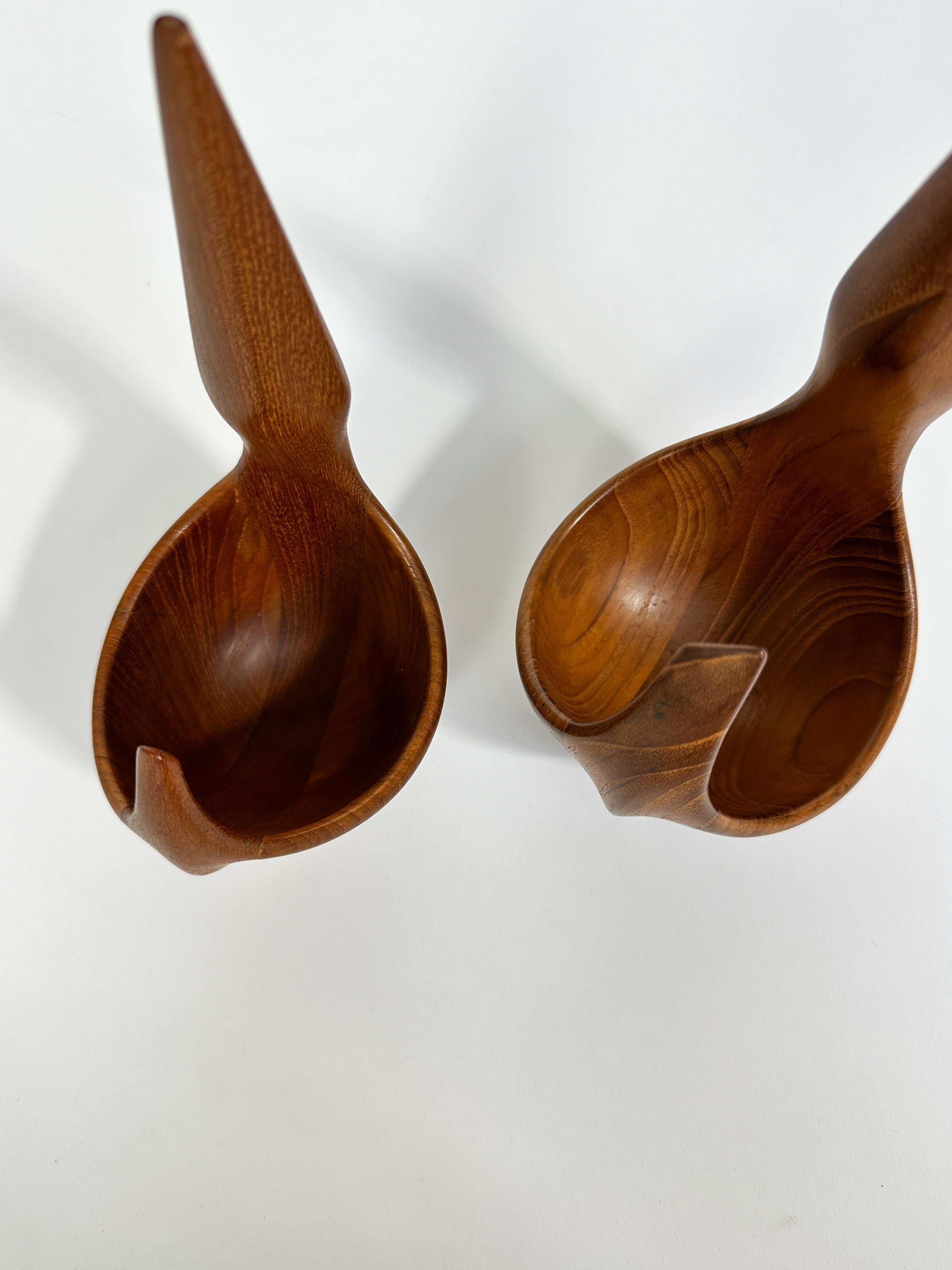 Pareja de cuencos de teca Johnny Mattsson Escultura tallada a mano Suecia Años 50 en venta 3