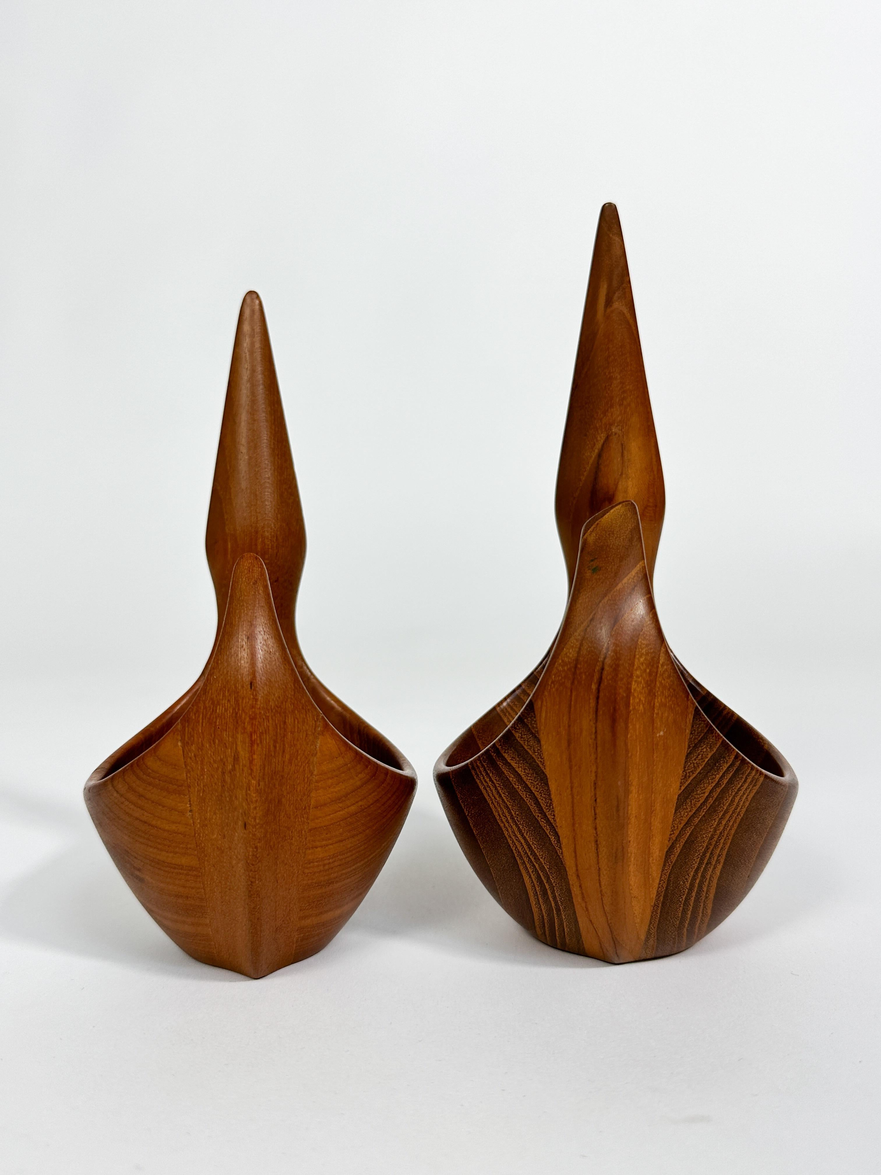 Pareja de cuencos de teca Johnny Mattsson Escultura tallada a mano Suecia Años 50 Teca en venta