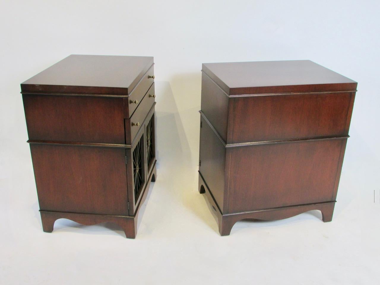 Pair of Johnson Furniture Mahogany Neoclassical End Tables or Nightstands  For Sale 1