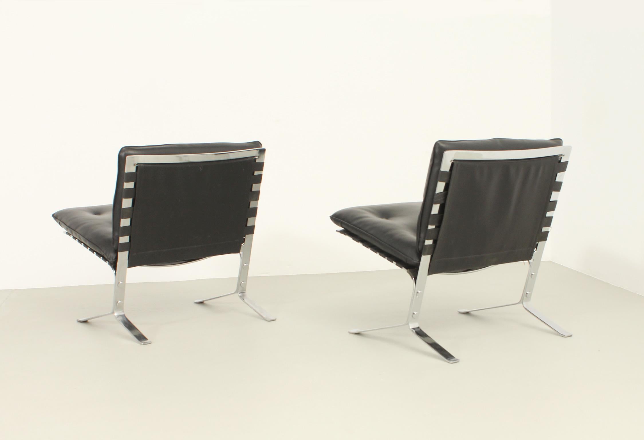 Pair of Joker Easy Chairs by Olivier Mourgue, France, 1960 4