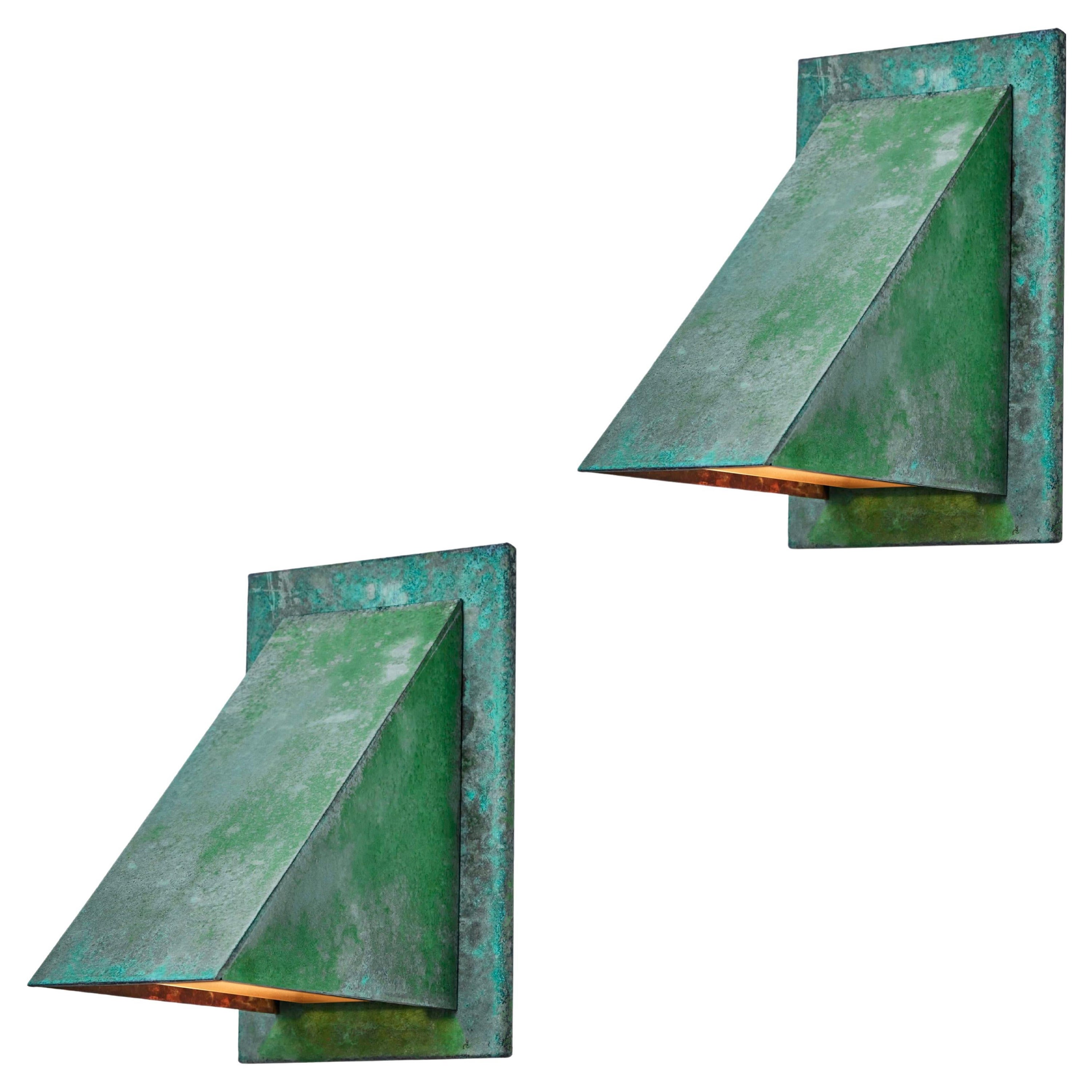 Coppia di lampade da parete per esterni di Jonas Bohlin 'Oxid' patinate al Verdigris per Örsjö in vendita