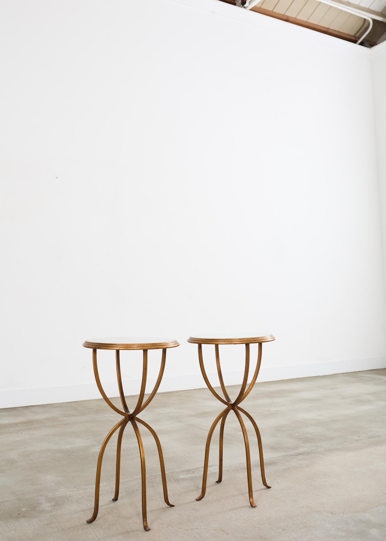 Paire de tables à boire en fer doré de Jonathan Charles en vente 11