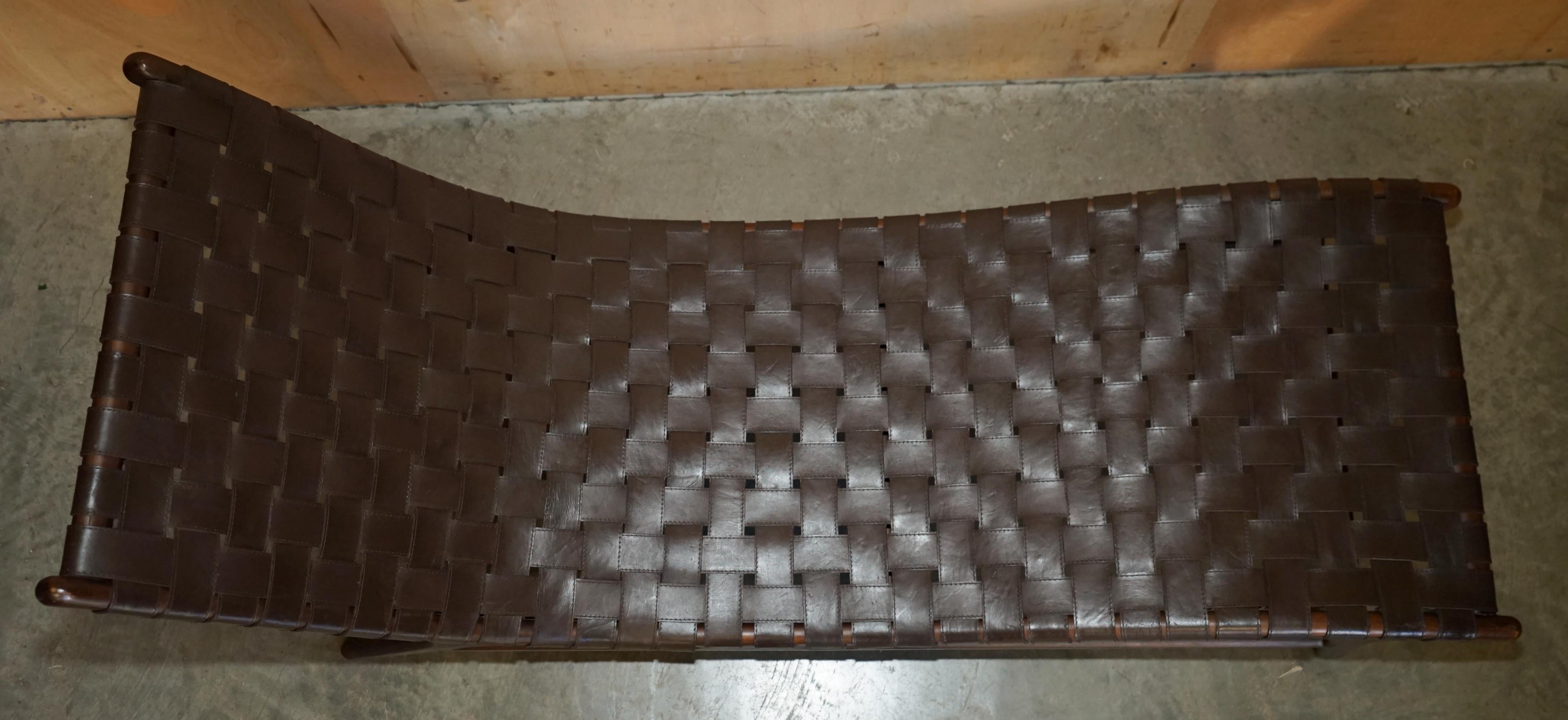 PAIR OF JOSE ZANINE CALDAS STYLE DANISH WALNUT WOVEN LEATHER CHAISE LOUNGE CHAiR en vente 2