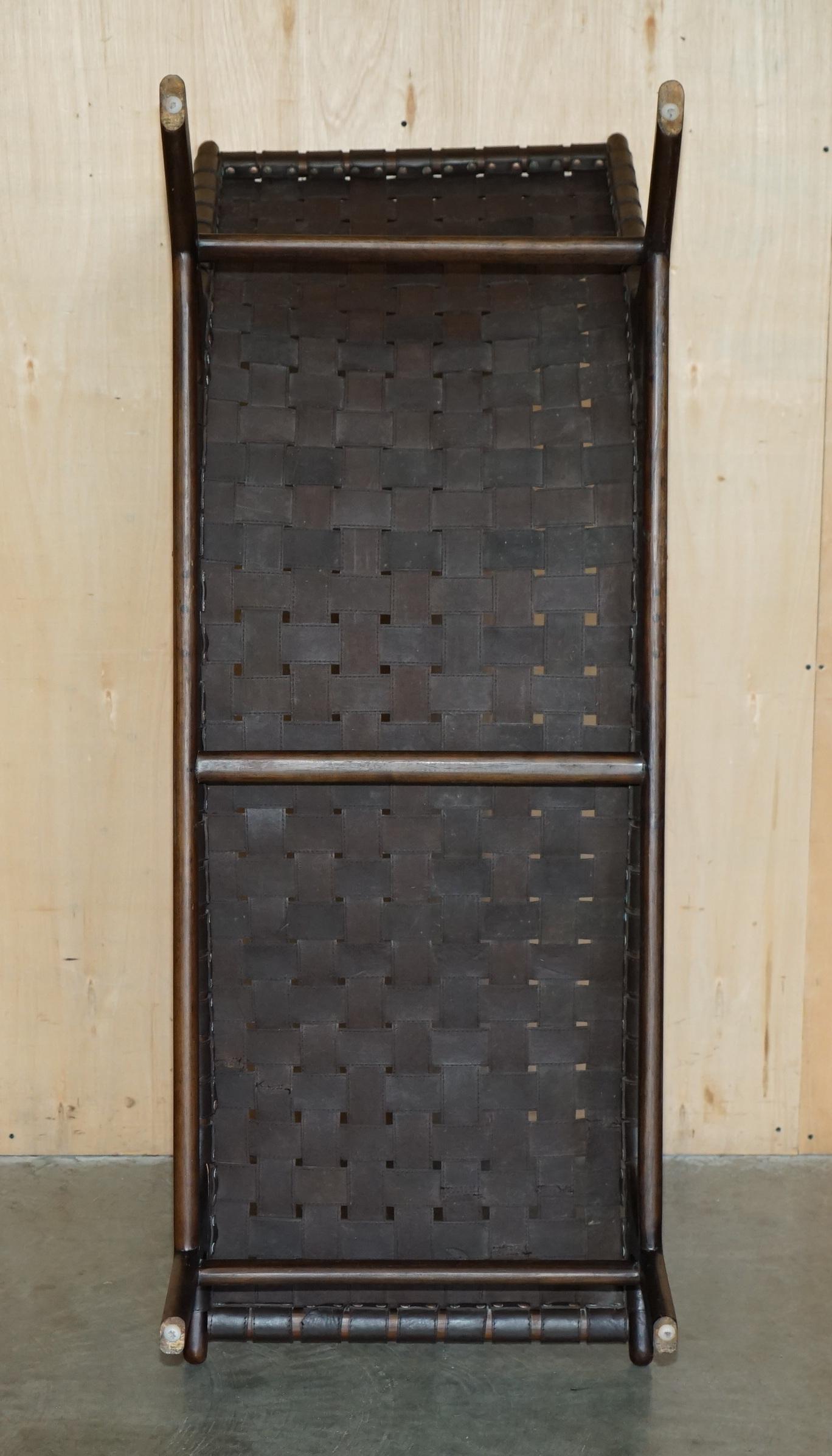 PAIR OF JOSE ZANINE CALDAS STYLE DANISH WALNUT WOVEN LEATHER CHAISE LOUNGE CHAiR en vente 5