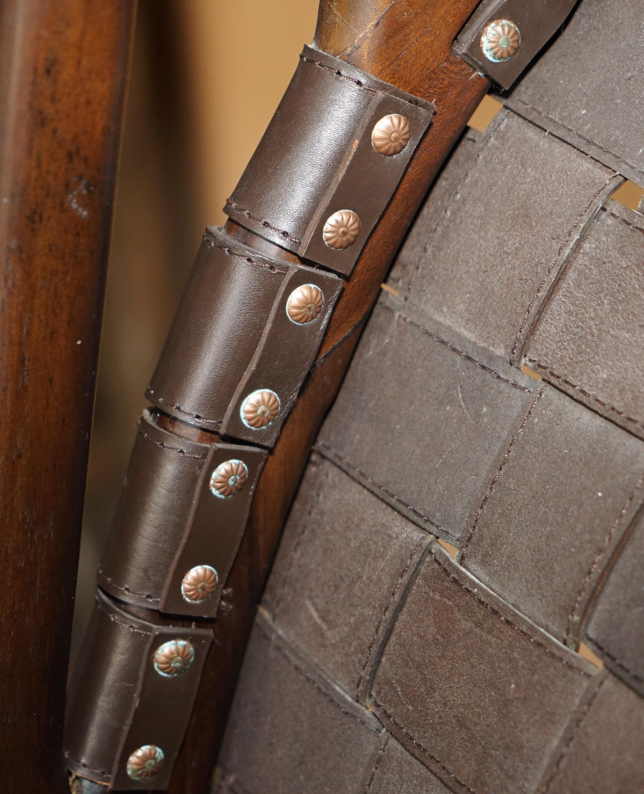 PAIR OF JOSE ZANINE CALDAS STYLE DANISH WALNUT WOVEN LEATHER CHAISE LOUNGE CHAiR en vente 6