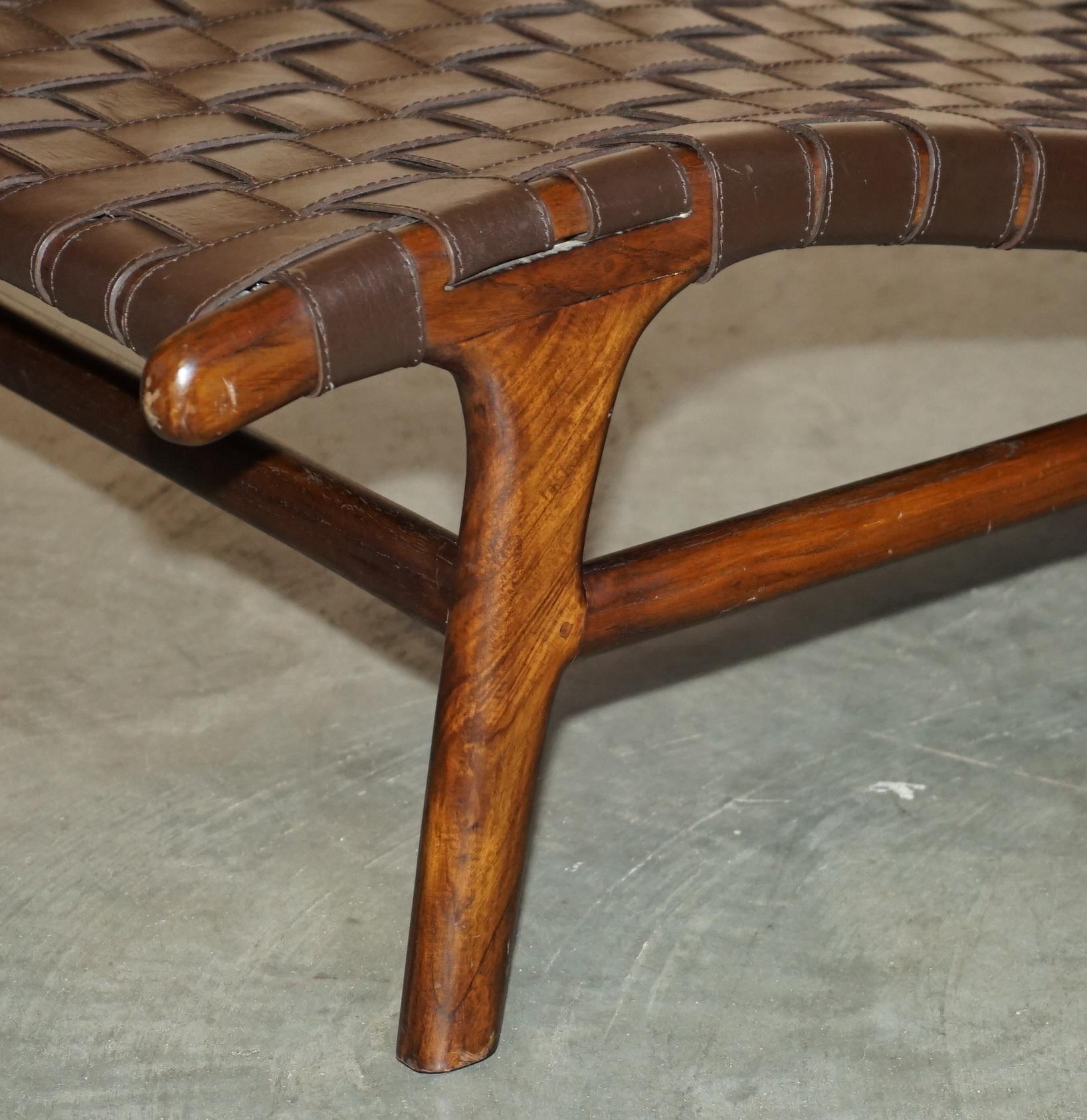 PAIR OF JOSE ZANINE CALDAS STYLE DANISH WALNUT WOVEN LEATHER CHAISE LOUNGE CHAiR en vente 10