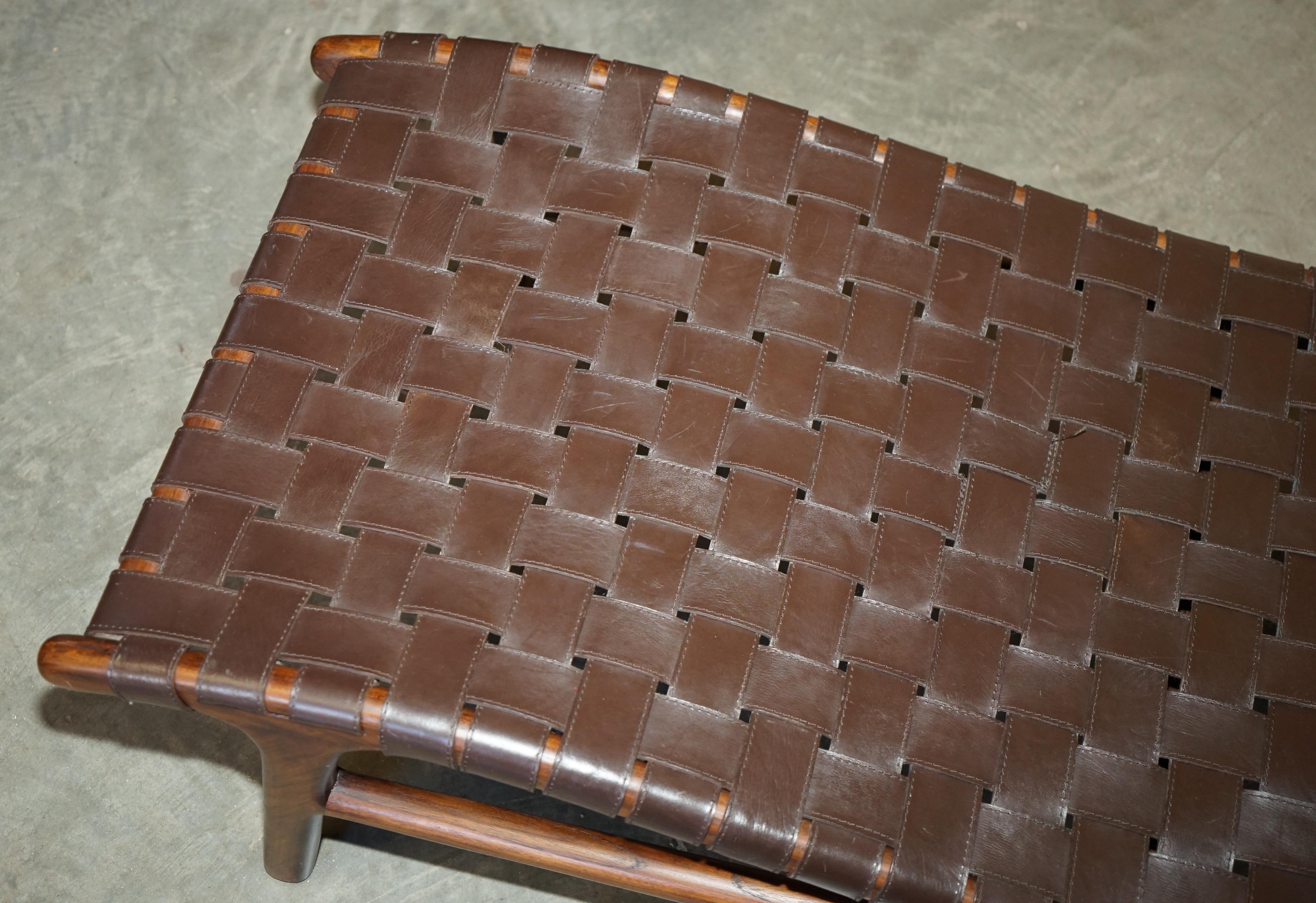 PAIR OF JOSE ZANINE CALDAS STYLE DANISH WALNUT WOVEN LEATHER CHAISE LOUNGE CHAiR en vente 12