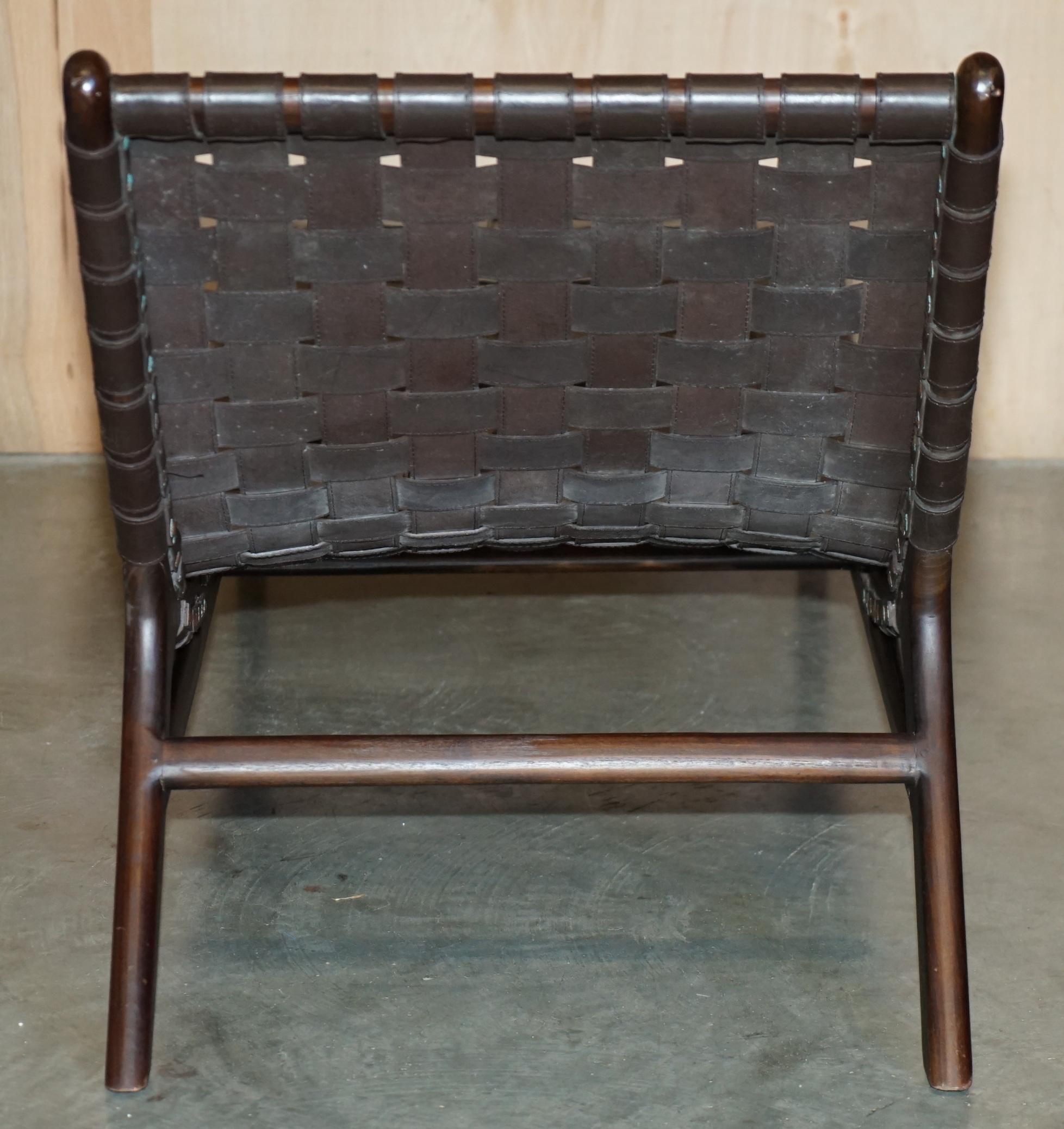 20ième siècle PAIR OF JOSE ZANINE CALDAS STYLE DANISH WALNUT WOVEN LEATHER CHAISE LOUNGE CHAiR en vente