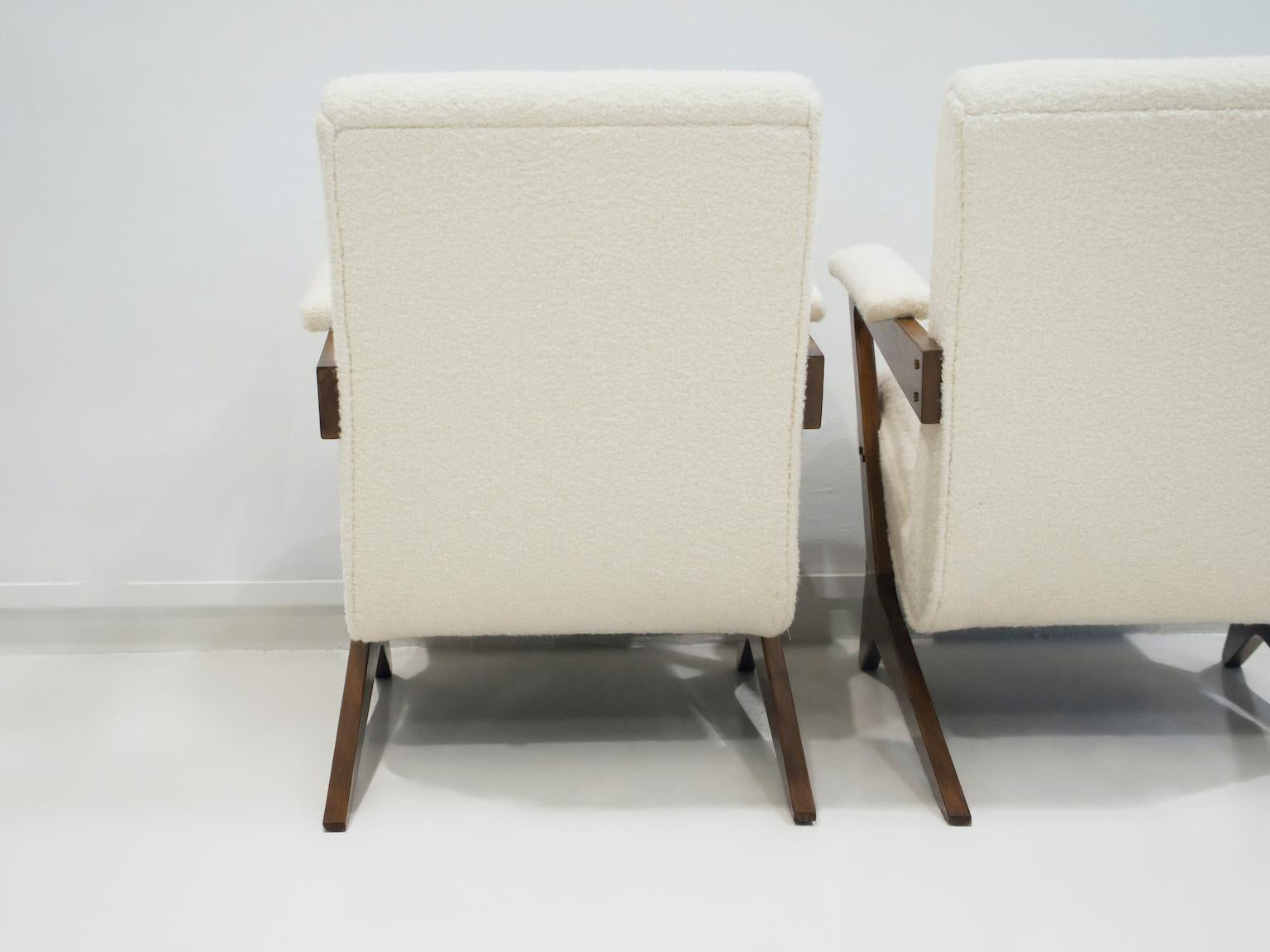 Bouclé Paire de fauteuils José Zanine Caldas Zeca en vente