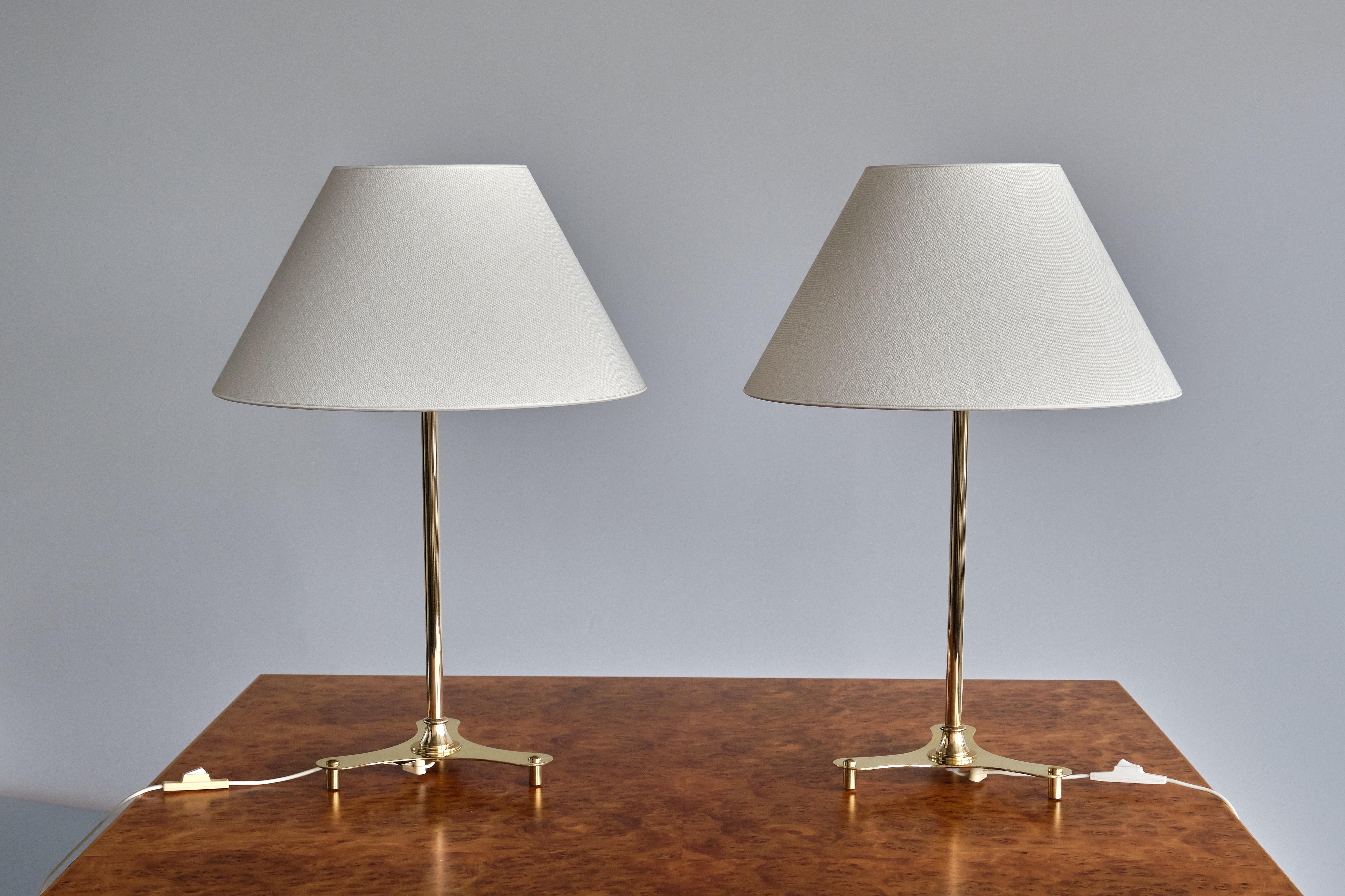 Pair of Josef Frank Brass Table Lamps, Model 2467/2, Svenskt Tenn, Sweden, 1950s 4