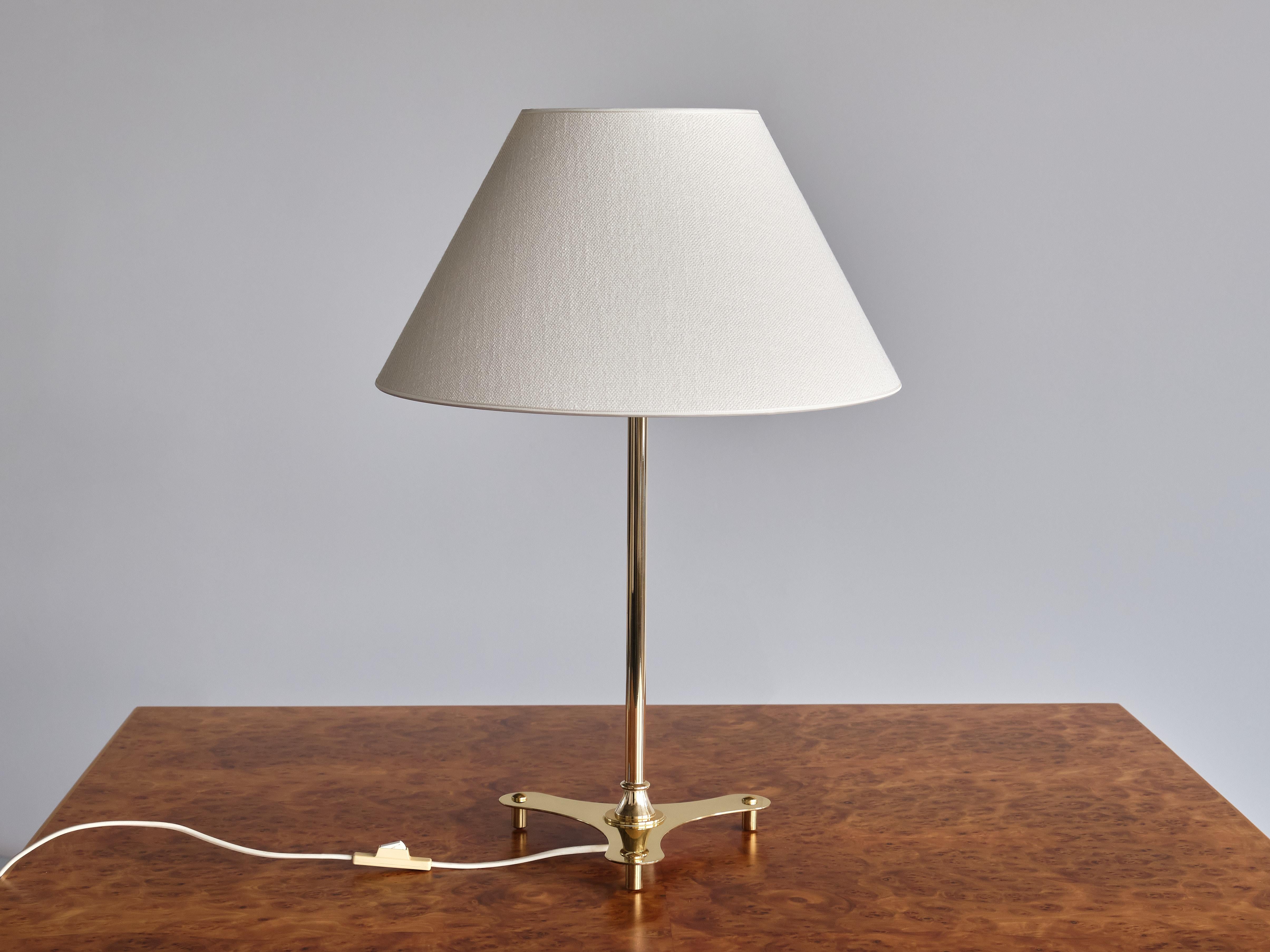 Pair of Josef Frank Brass Table Lamps, Model 2467/2, Svenskt Tenn, Sweden, 1950s In Good Condition In The Hague, NL